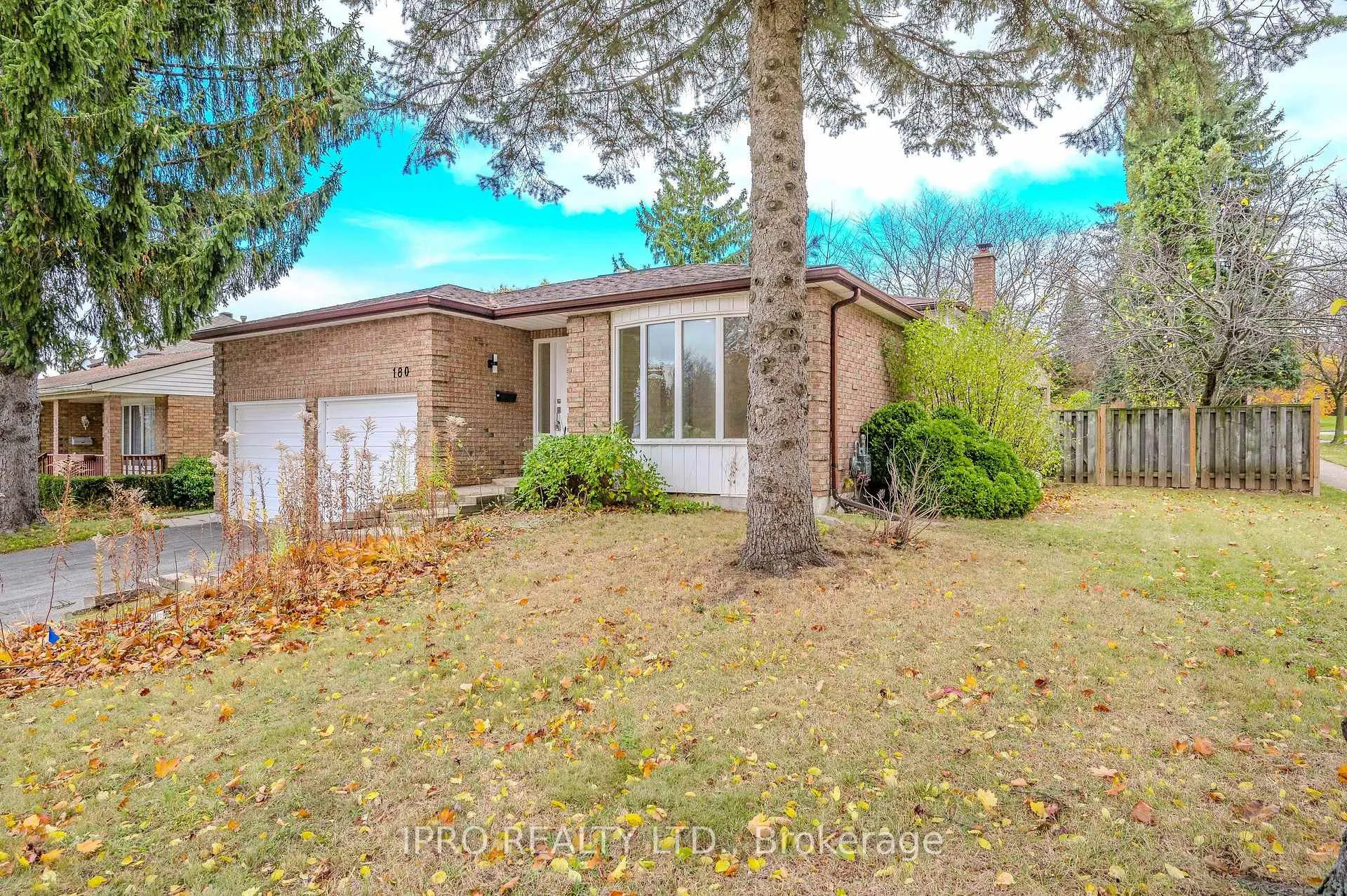 Photo 2 of 180 Westvale Drive, Waterloo — HOMEH