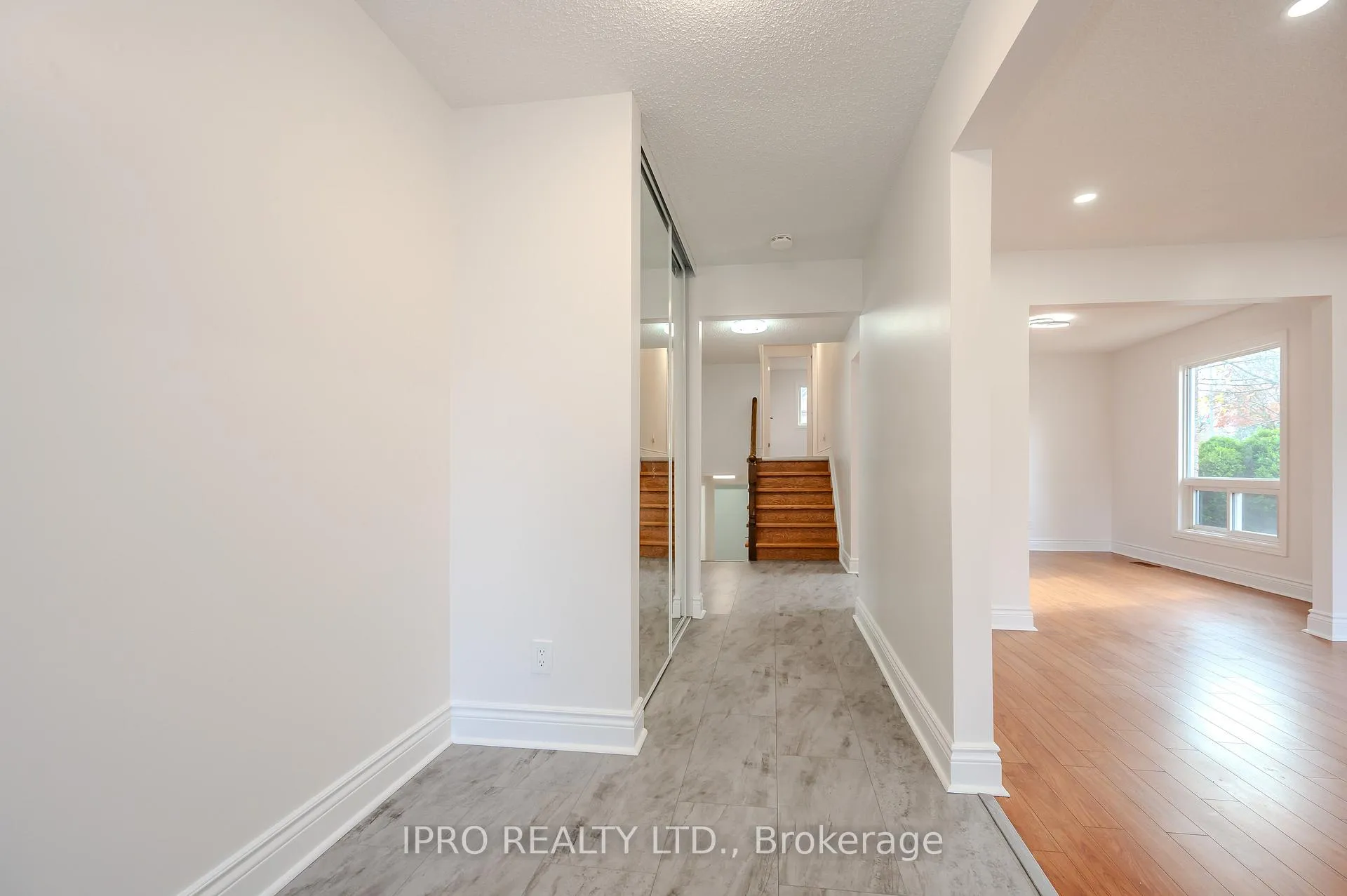 Photo 6 of 180 Westvale Drive, Waterloo — HOMEH