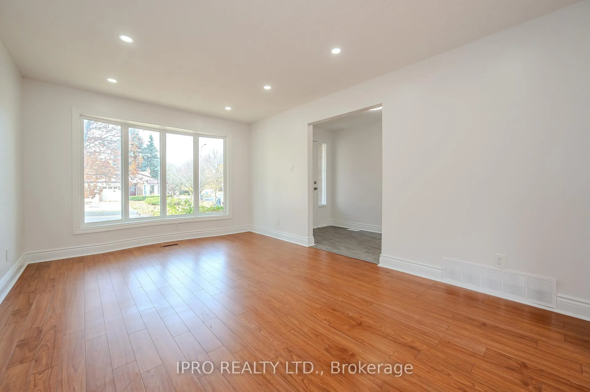 Photo 8 of 180 Westvale Drive, Waterloo — HOMEH