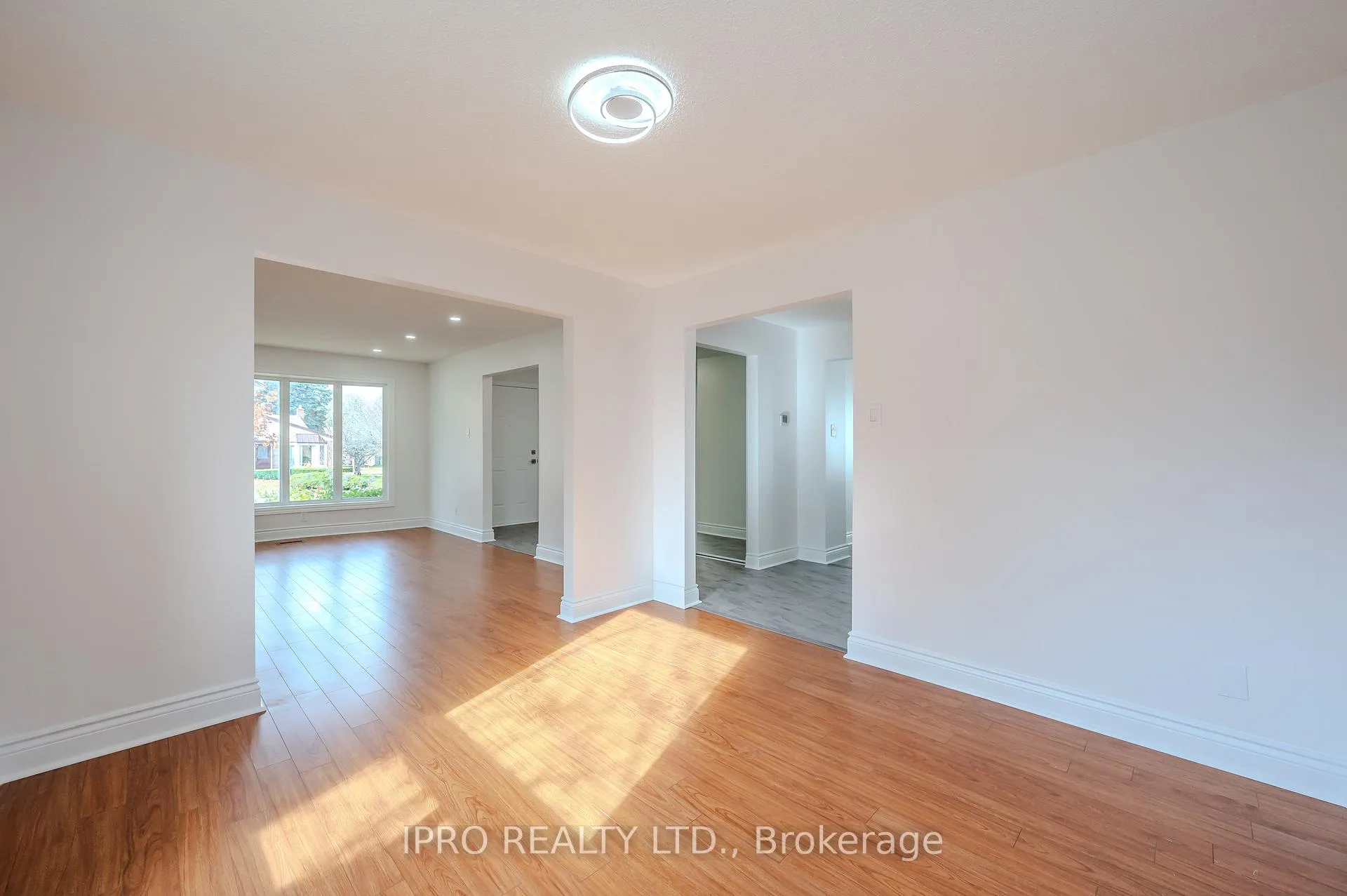 Photo 11 of 180 Westvale Drive, Waterloo — HOMEH