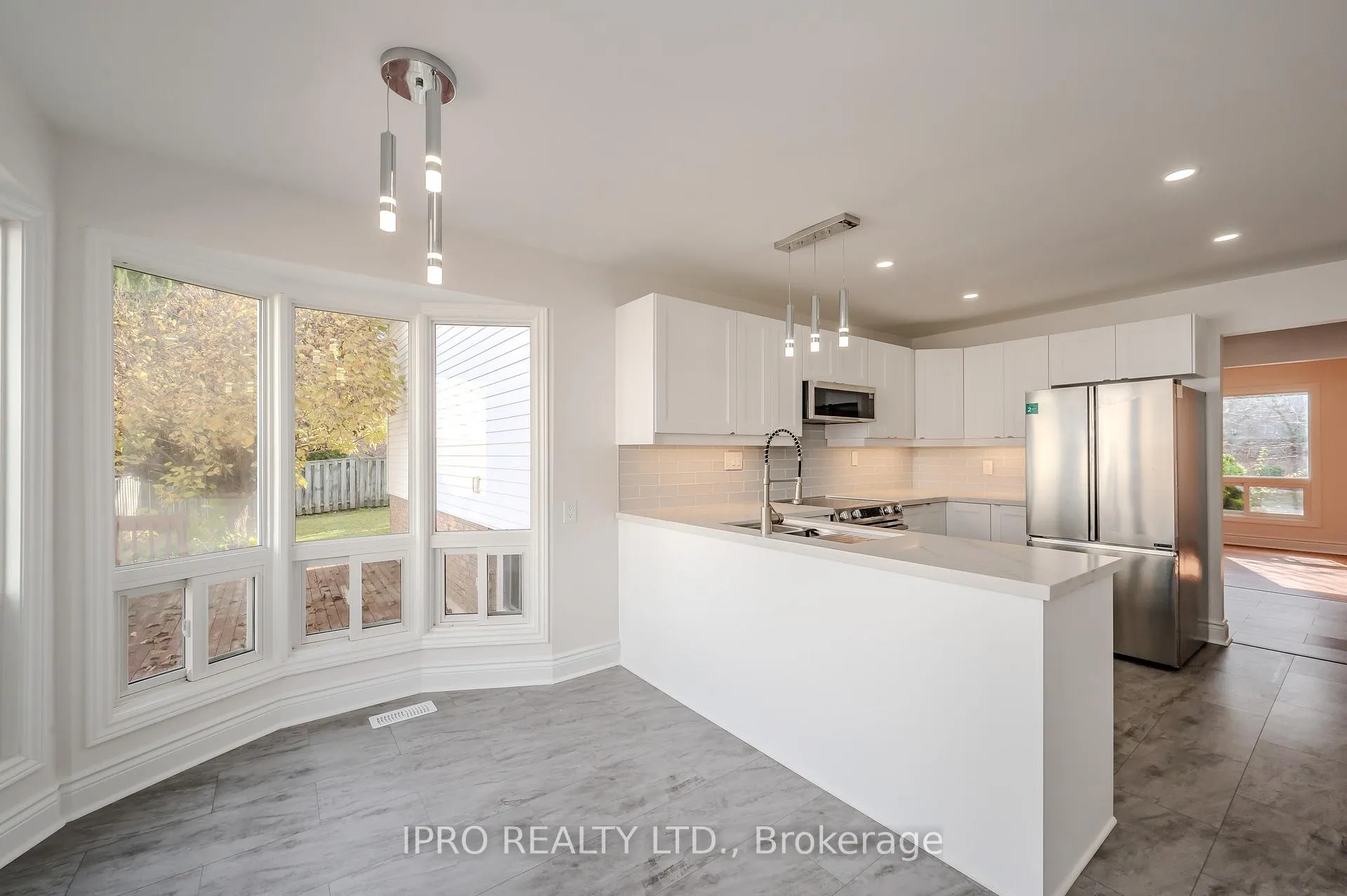 Photo 14 of 180 Westvale Drive, Waterloo — HOMEH