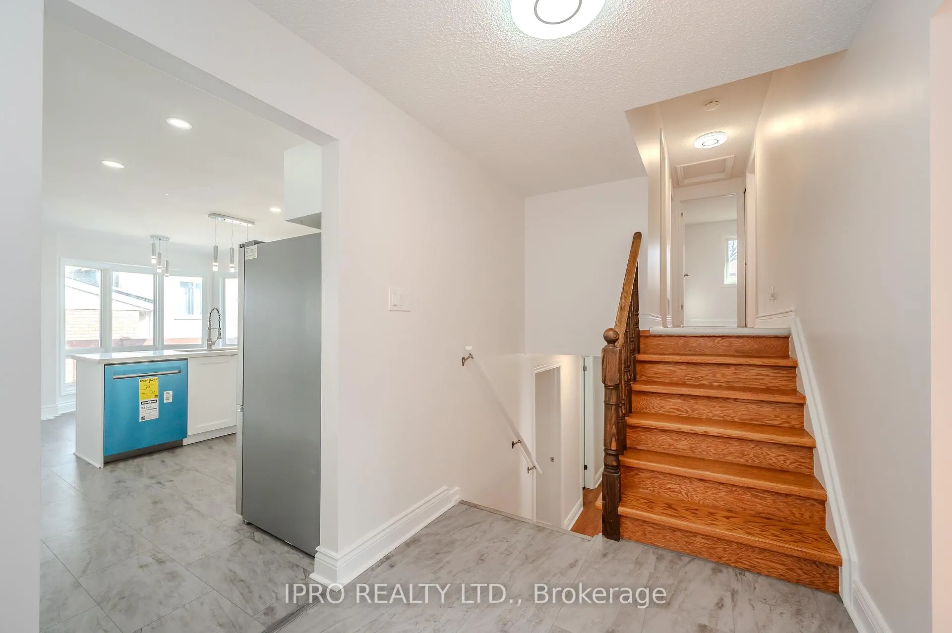 Photo 17 of 180 Westvale Drive, Waterloo — HOMEH