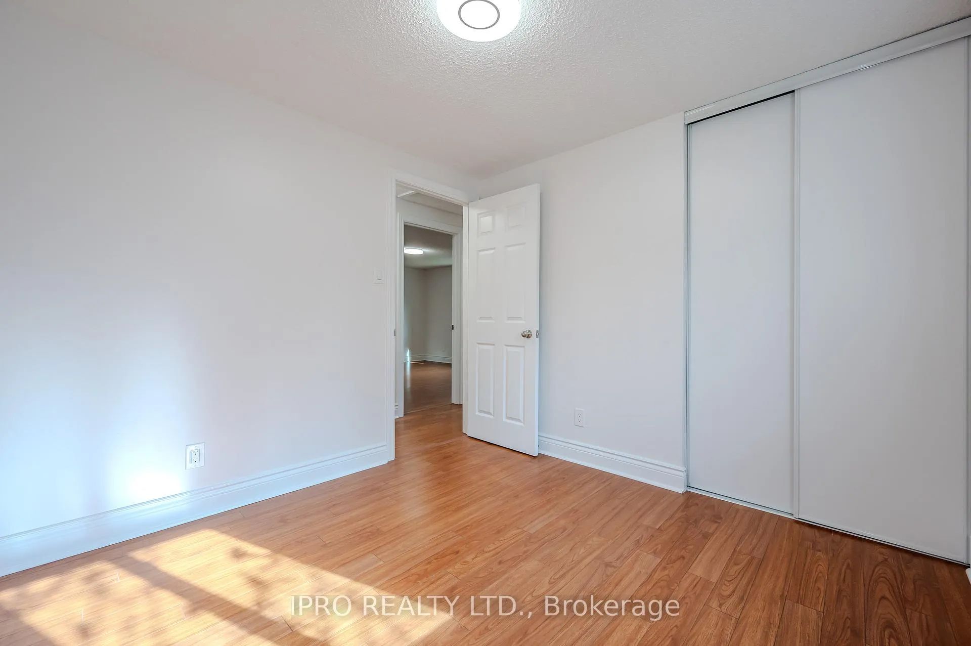 Photo 19 of 180 Westvale Drive, Waterloo — HOMEH