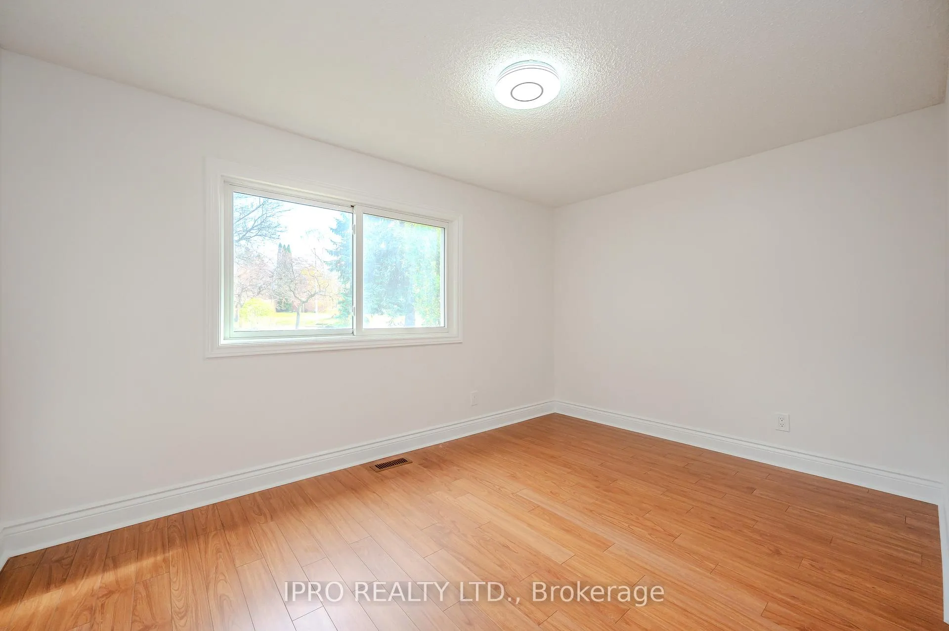 Photo 22 of 180 Westvale Drive, Waterloo — HOMEH