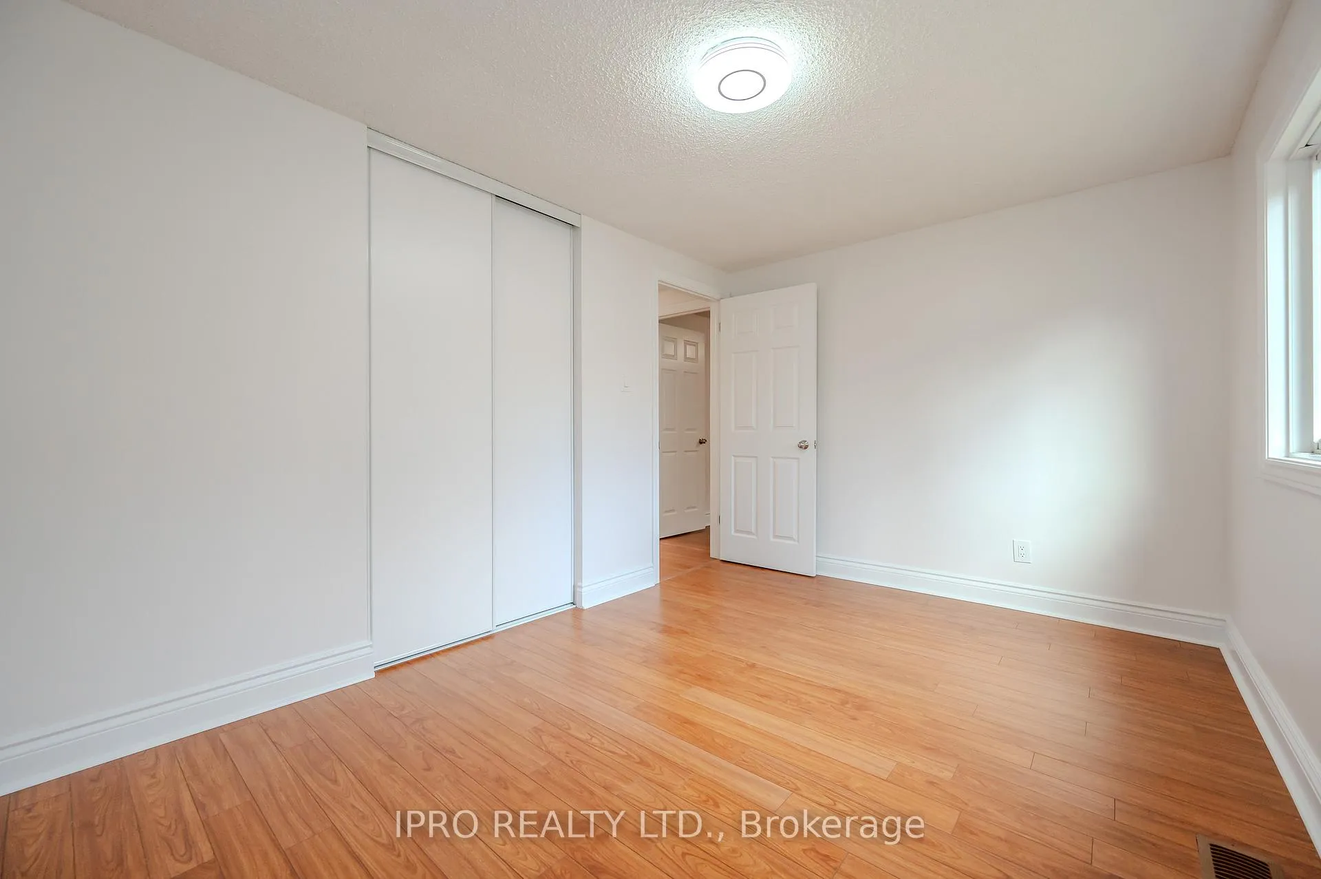 Photo 23 of 180 Westvale Drive, Waterloo — HOMEH