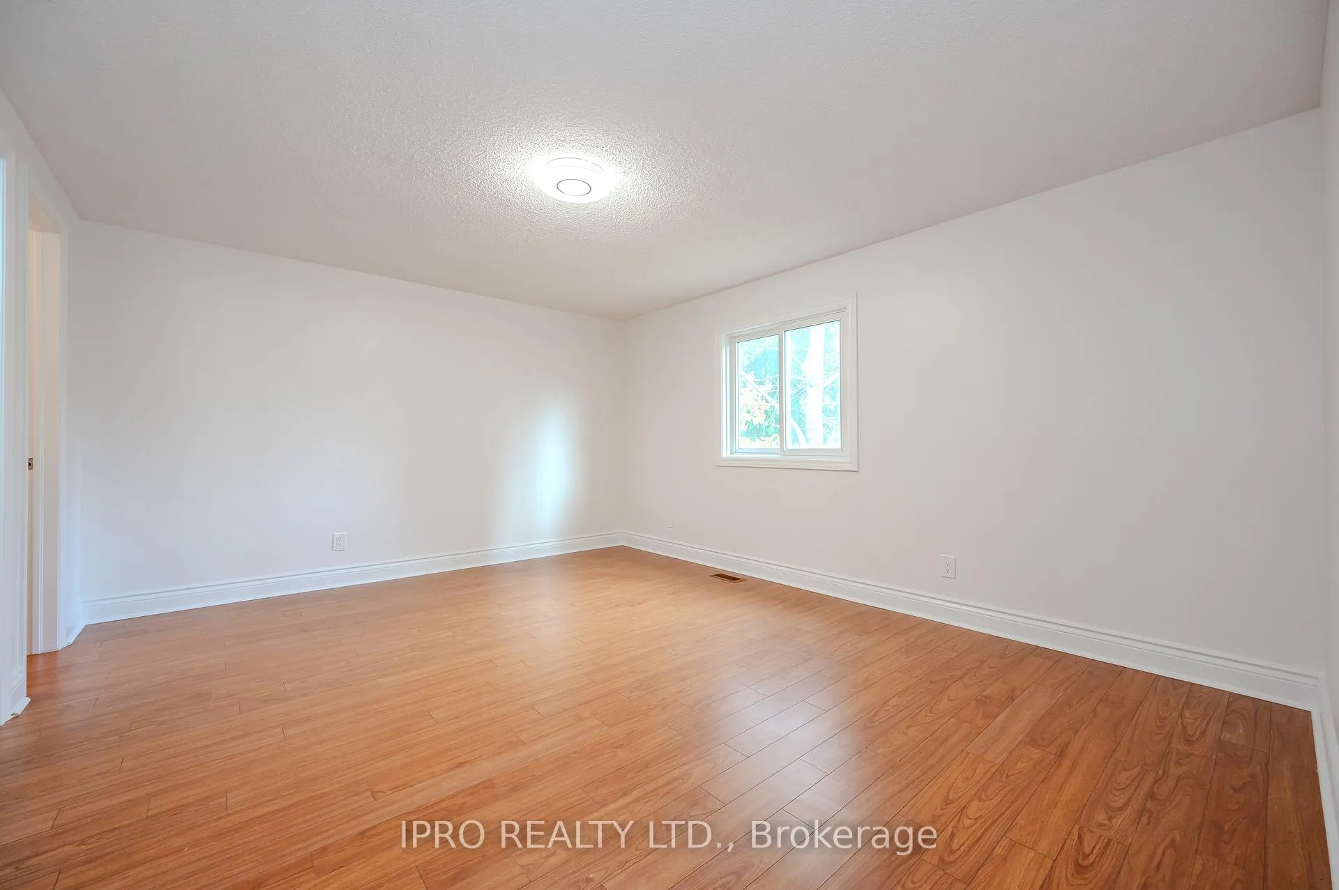 Photo 24 of 180 Westvale Drive, Waterloo — HOMEH