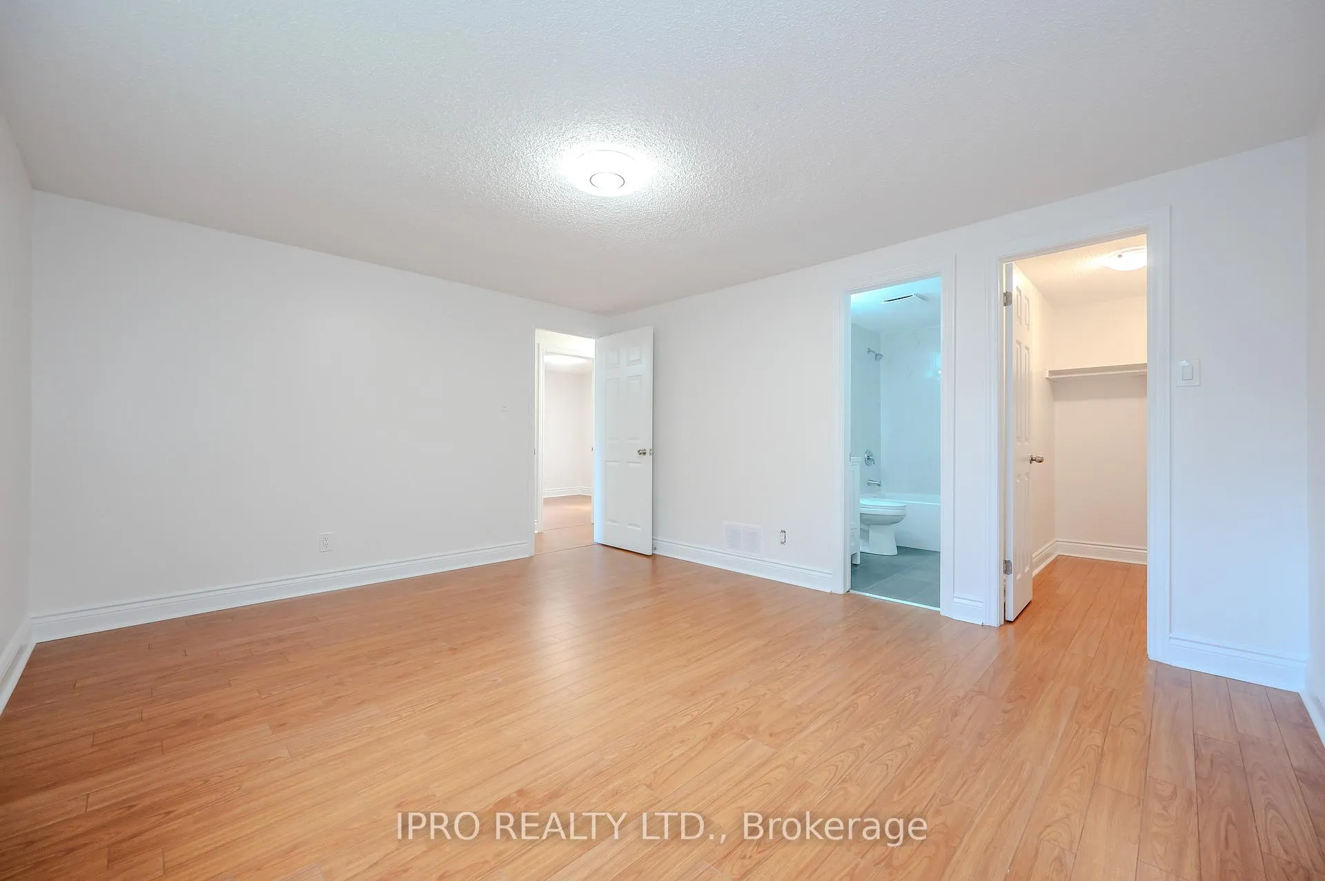 Photo 25 of 180 Westvale Drive, Waterloo — HOMEH