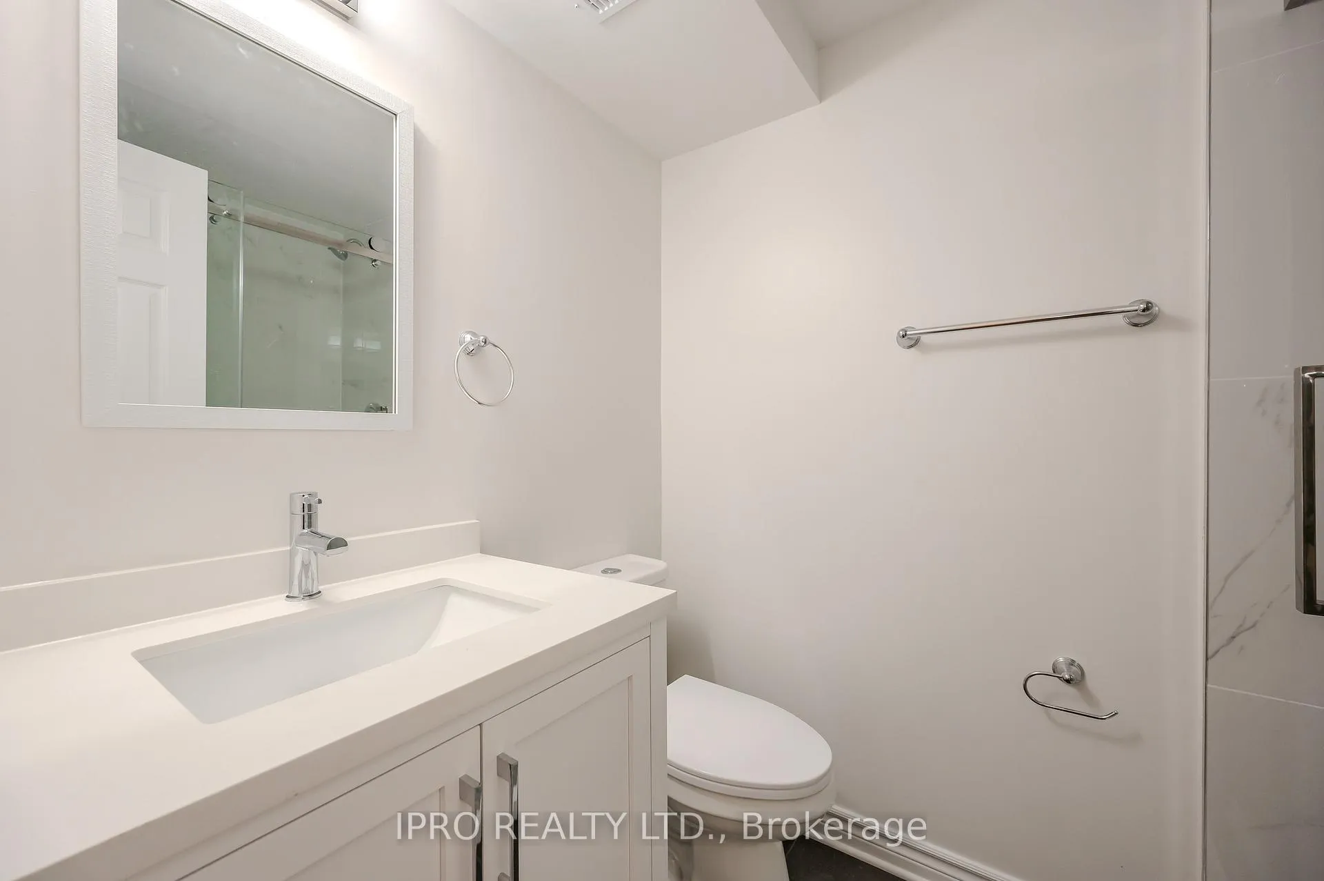 Photo 32 of 180 Westvale Drive, Waterloo — HOMEH