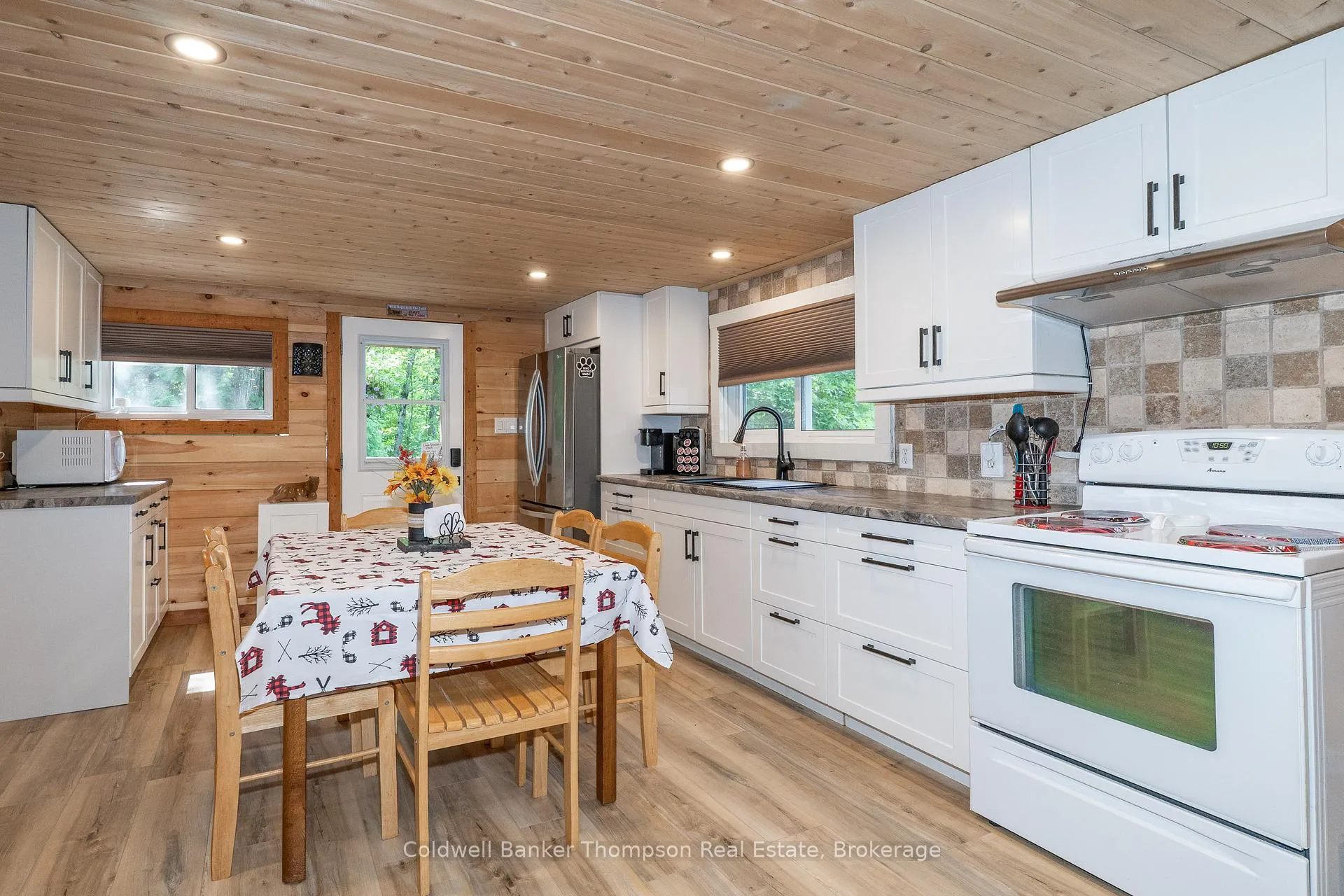 Photo 5 of 594 Silver Lake Road, Magnetawan, Spence — HOMEH