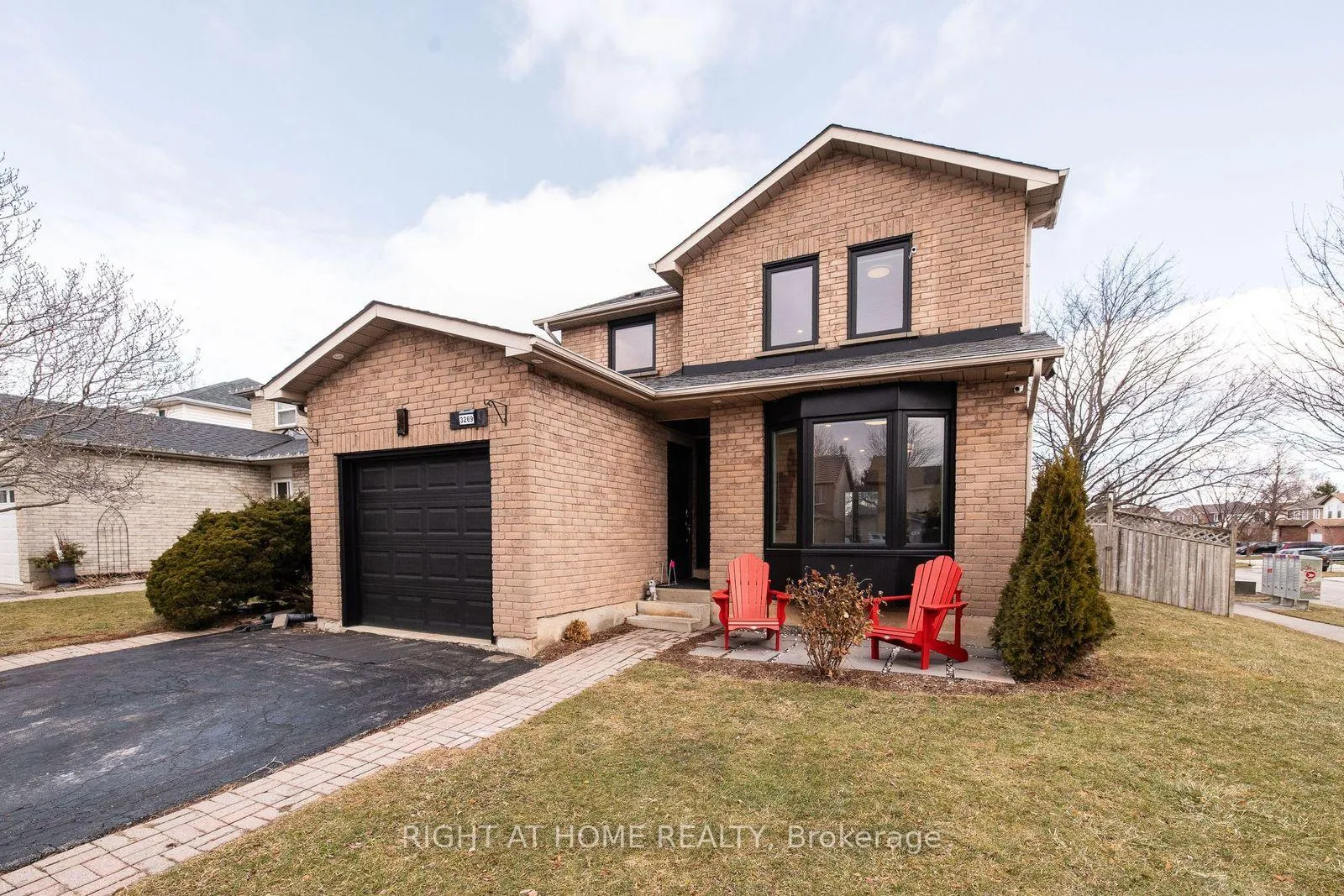 Front of 3269 Woodcroft Crescent