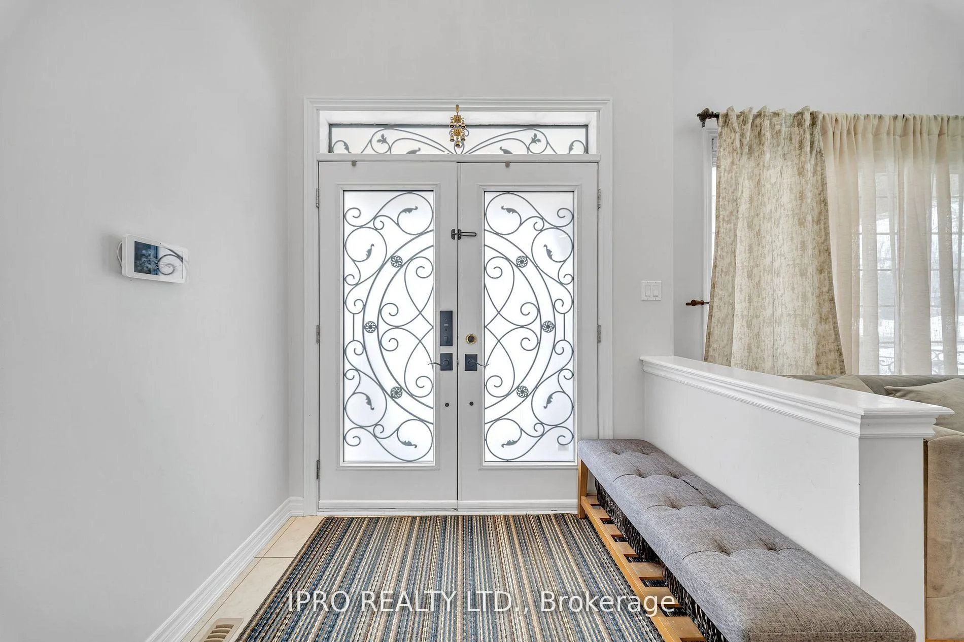 Photo 5 of 15 Frassino Drive, Vaughan, Vellore Village — HOMEH