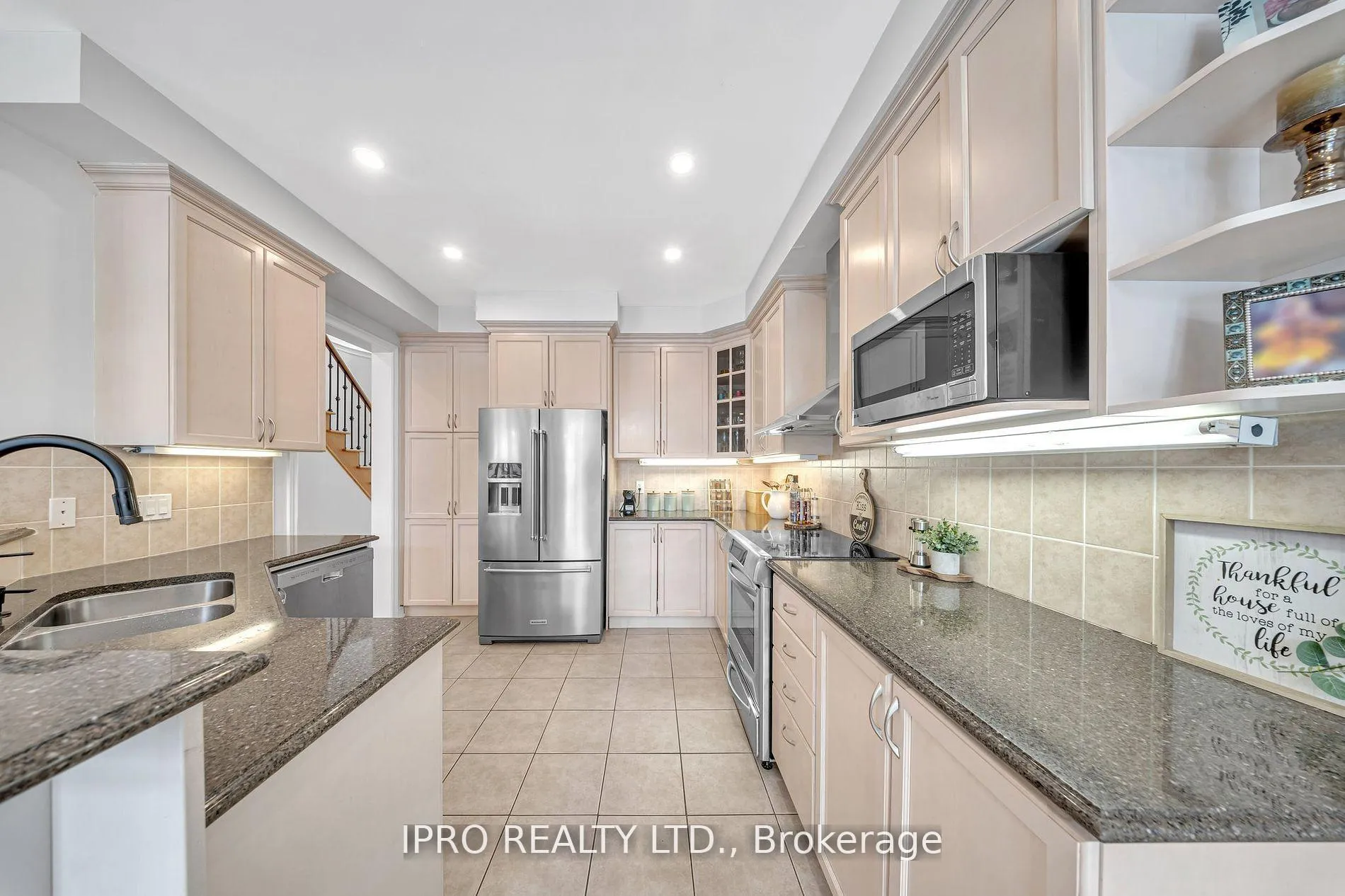Photo 14 of 15 Frassino Drive, Vaughan, Vellore Village — HOMEH