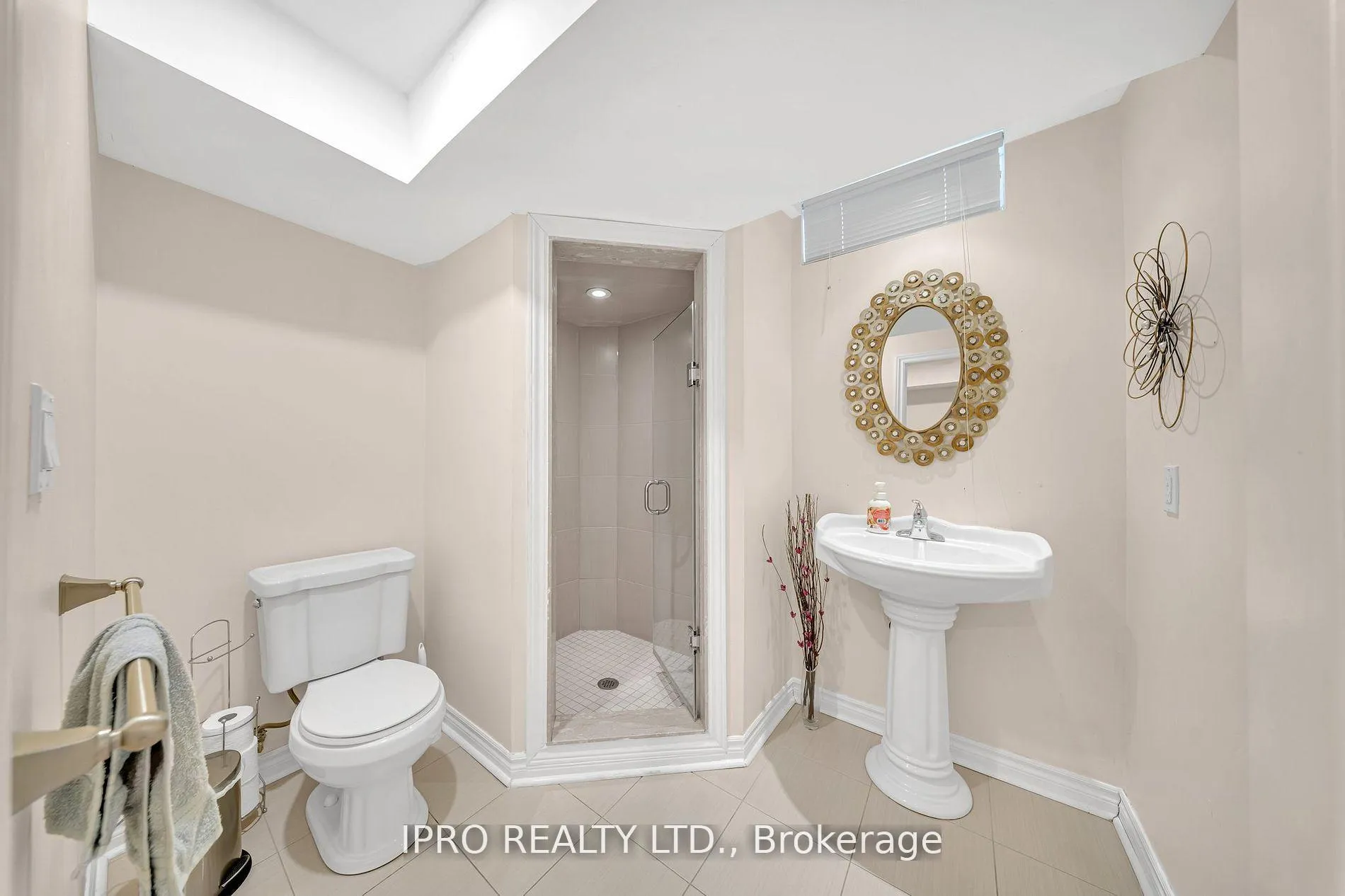 Photo 16 of 15 Frassino Drive, Vaughan, Vellore Village — HOMEH