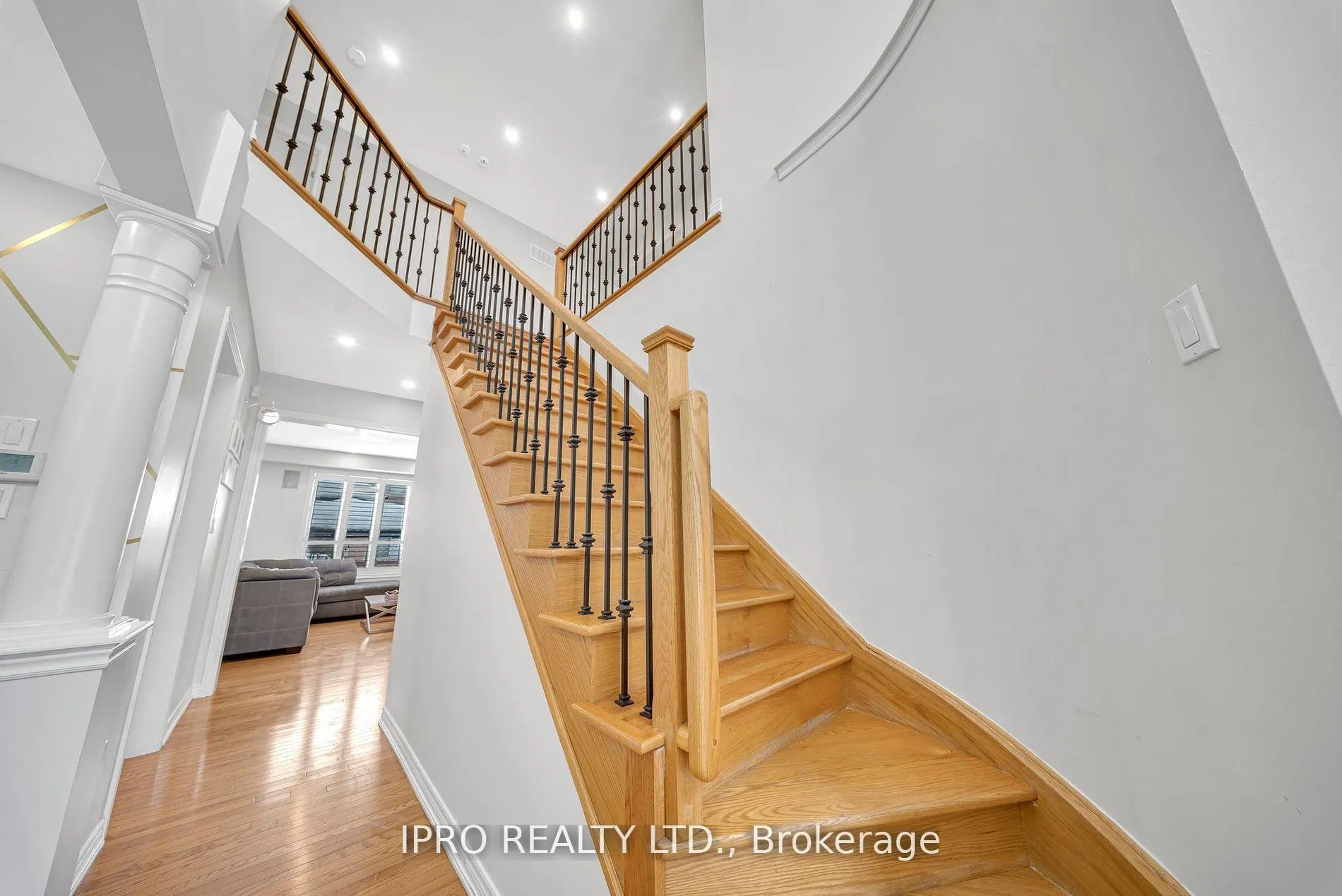 Photo 19 of 15 Frassino Drive, Vaughan, Vellore Village — HOMEH