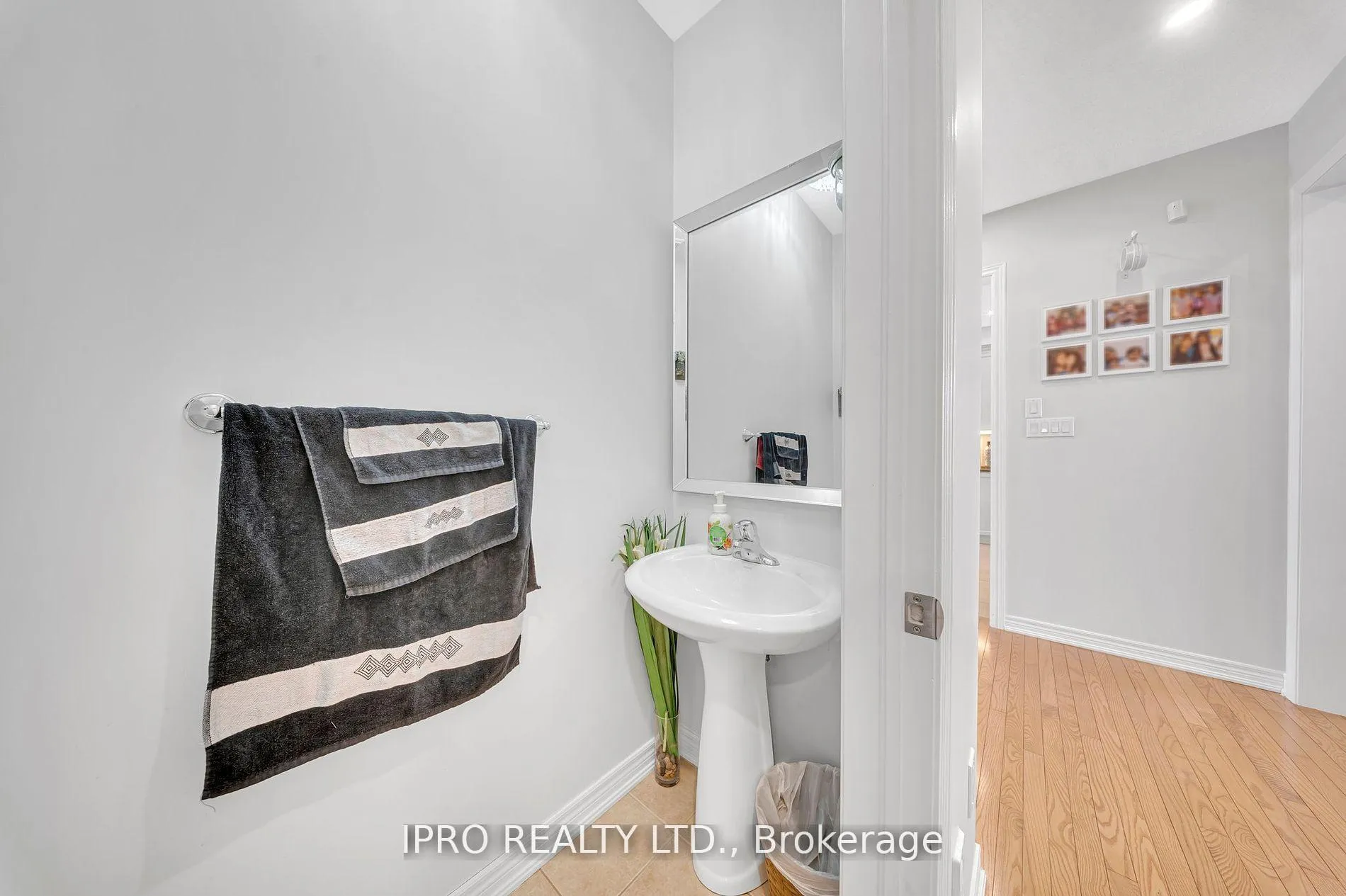 Photo 21 of 15 Frassino Drive, Vaughan, Vellore Village — HOMEH
