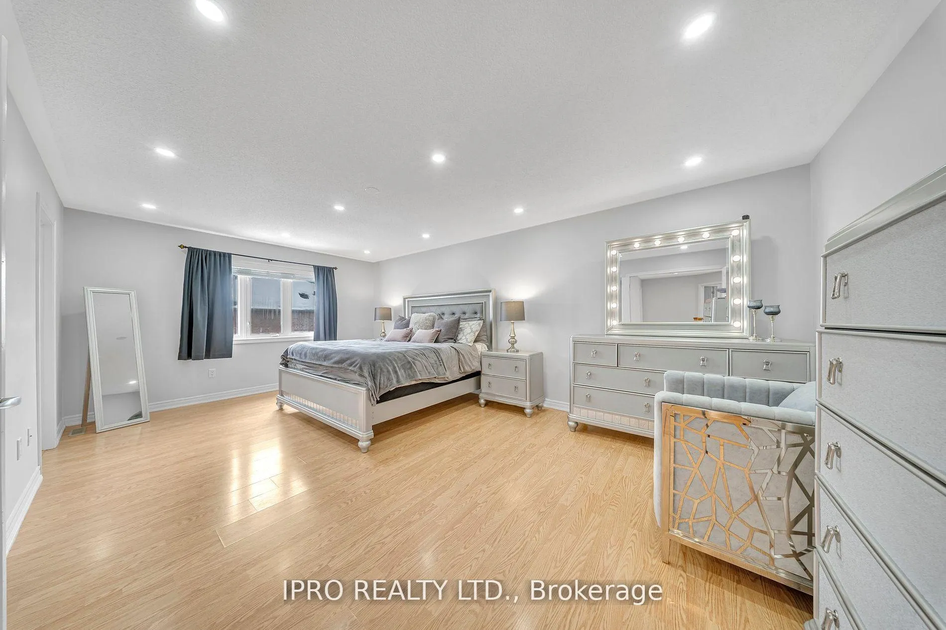 Photo 22 of 15 Frassino Drive, Vaughan, Vellore Village — HOMEH