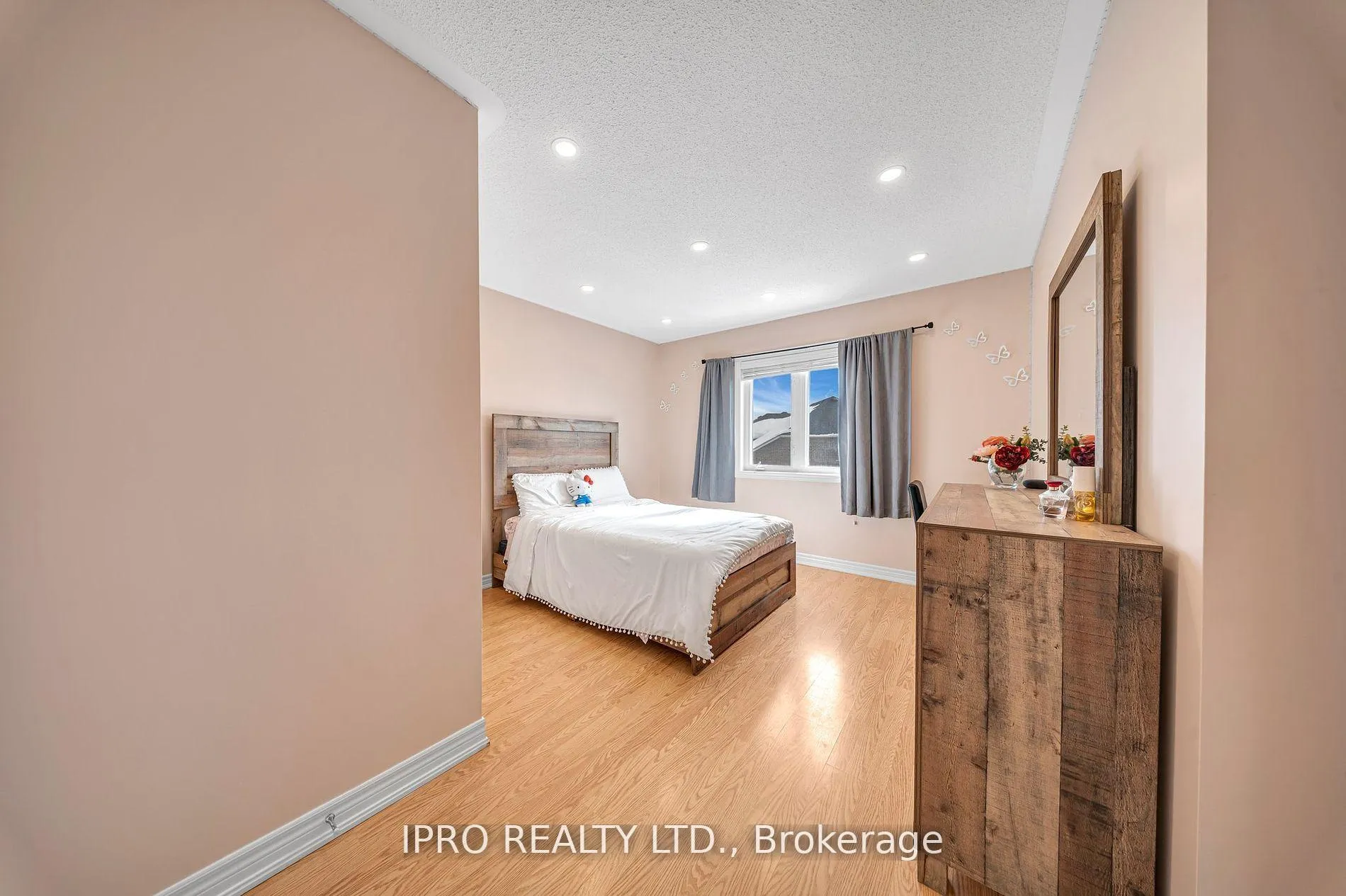 Photo 28 of 15 Frassino Drive, Vaughan, Vellore Village — HOMEH