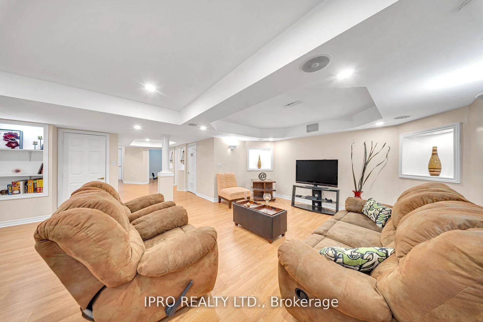 Photo 32 of 15 Frassino Drive, Vaughan, Vellore Village — HOMEH