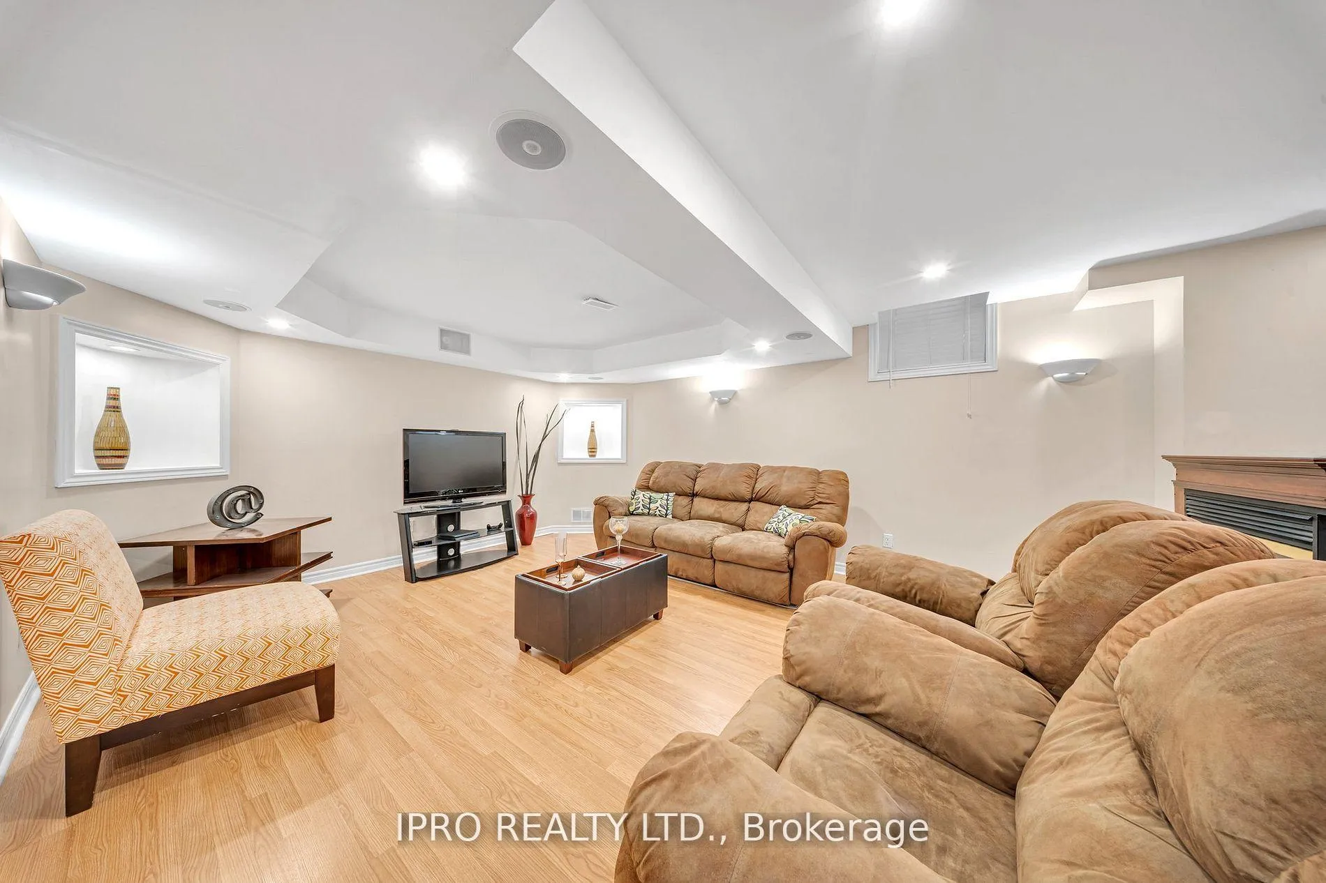 Photo 33 of 15 Frassino Drive, Vaughan, Vellore Village — HOMEH