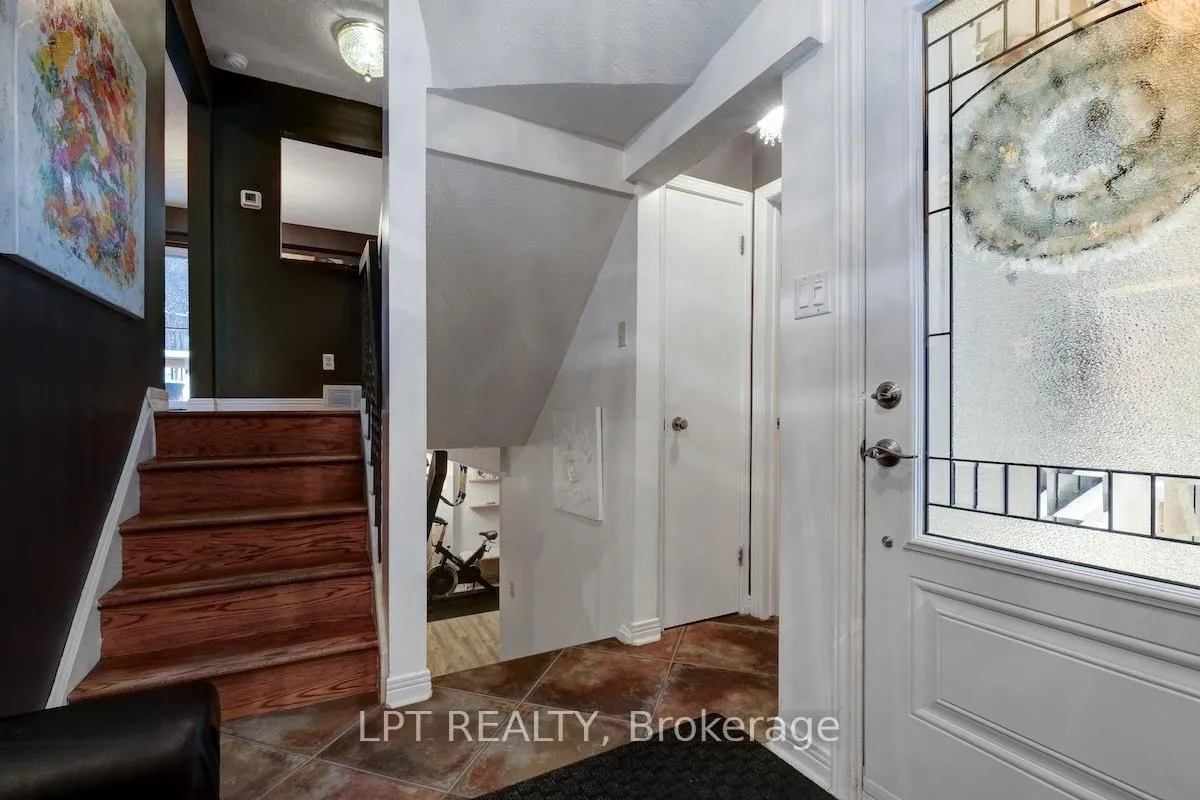 Photo 5 of 56 Sandhurst Court, Ottawa, Mooneys Bay/Riverside Park — HOMEH