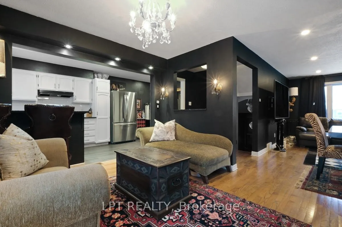 Photo 17 of 56 Sandhurst Court, Ottawa, Mooneys Bay/Riverside Park — HOMEH