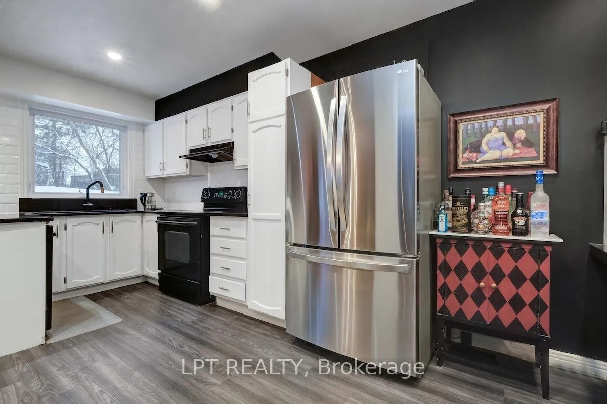 Photo 24 of 56 Sandhurst Court, Ottawa, Mooneys Bay/Riverside Park — HOMEH