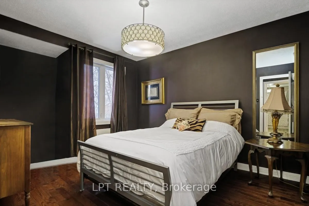 Photo 32 of 56 Sandhurst Court, Ottawa, Mooneys Bay/Riverside Park — HOMEH