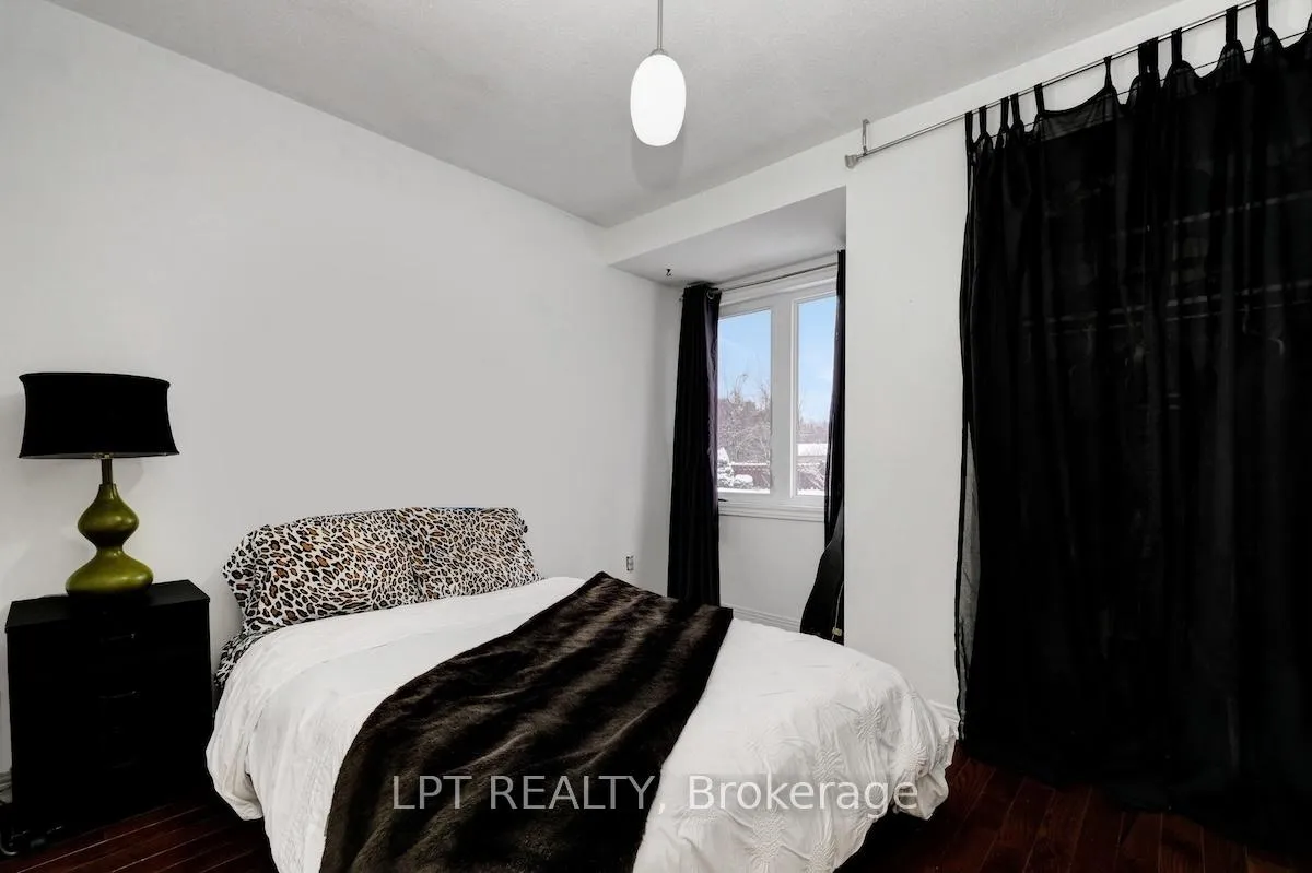 Photo 33 of 56 Sandhurst Court, Ottawa, Mooneys Bay/Riverside Park — HOMEH