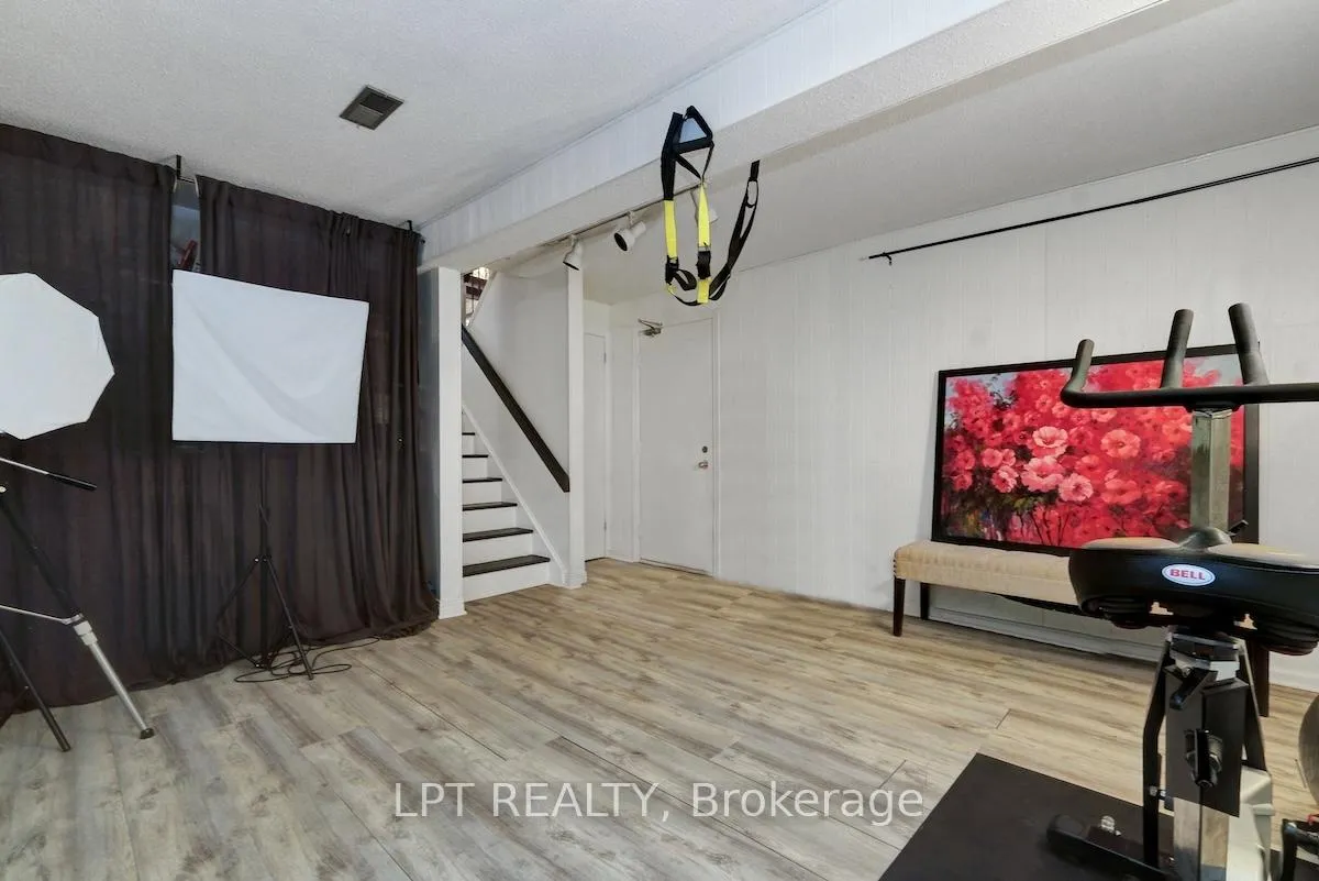 Photo 36 of 56 Sandhurst Court, Ottawa, Mooneys Bay/Riverside Park — HOMEH