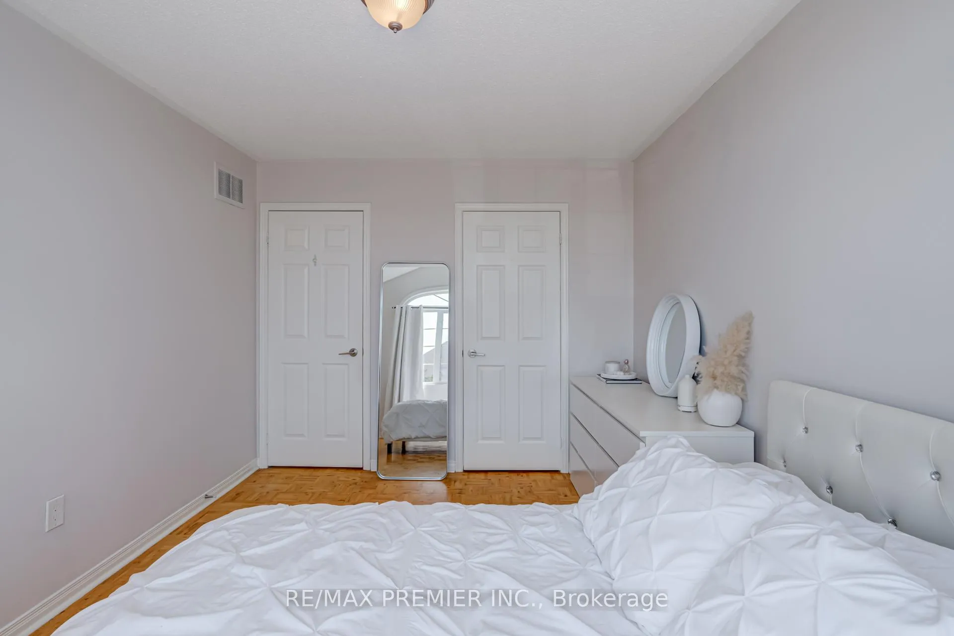 Photo 33 of 89 Ronan Crescent, Vaughan, Sonoma Heights — HOMEH