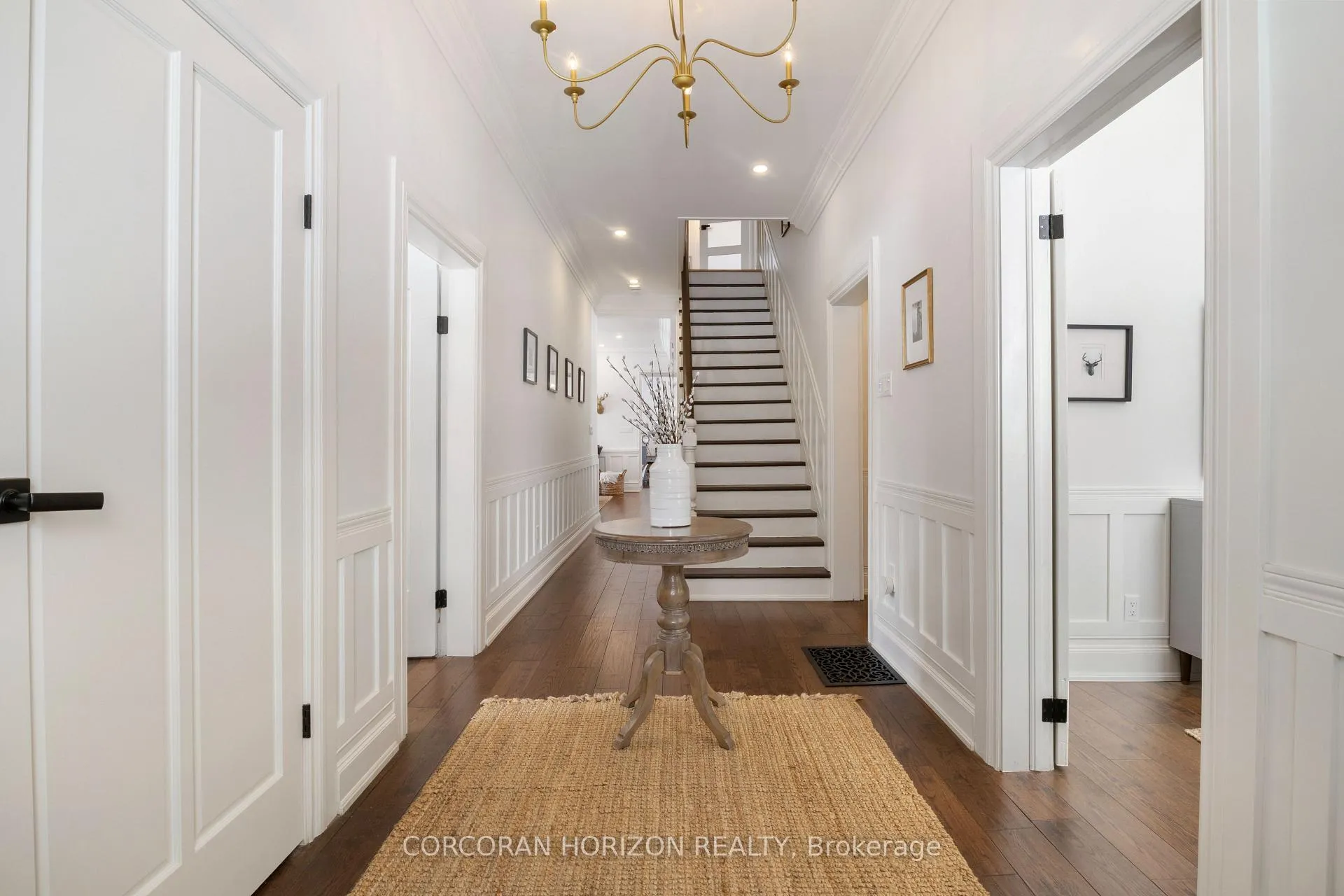 Photo 2 of 320 Whitmore Drive, Waterloo, Colonial Acres — HOMEH