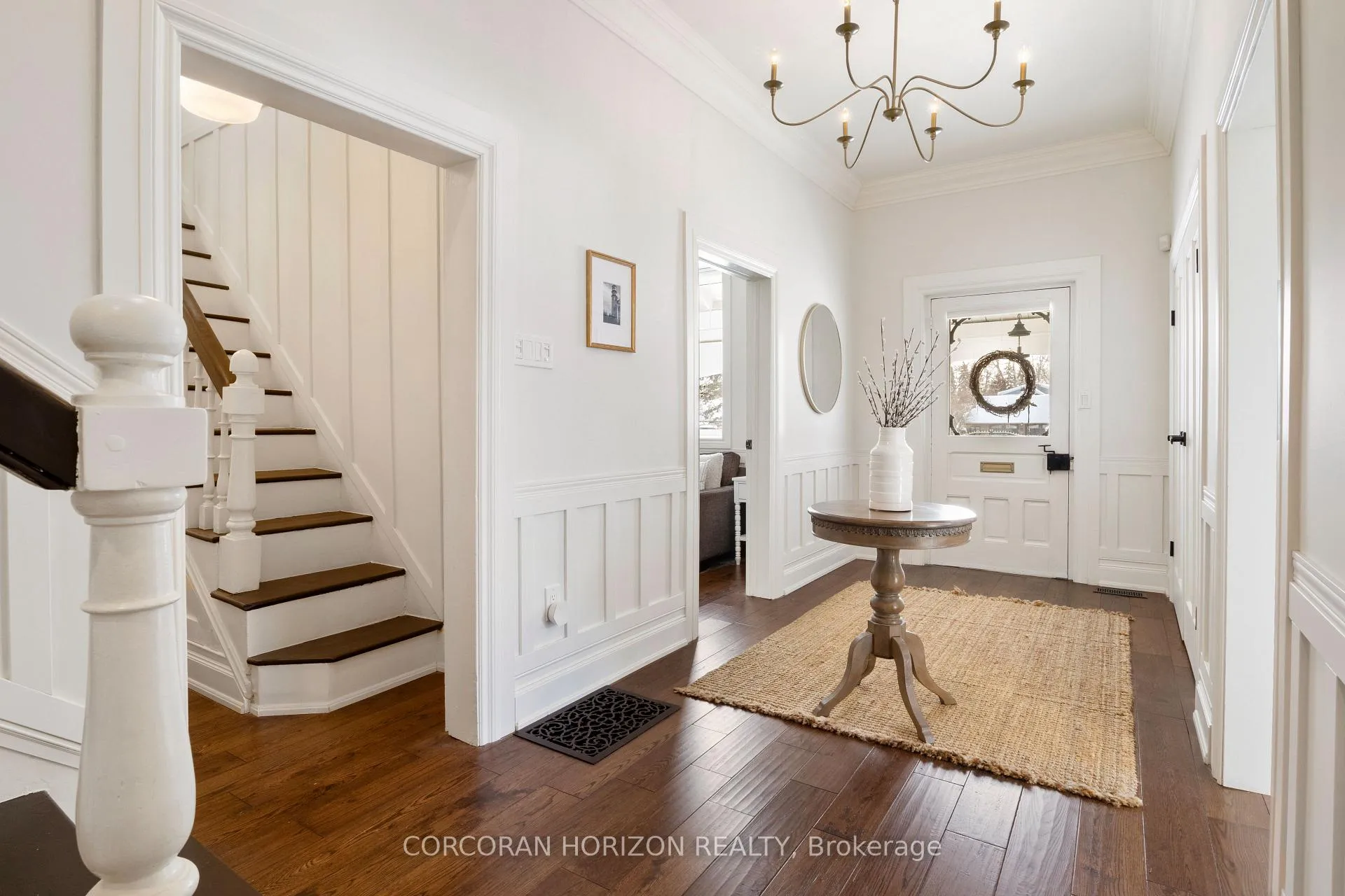 Photo 3 of 320 Whitmore Drive, Waterloo, Colonial Acres — HOMEH