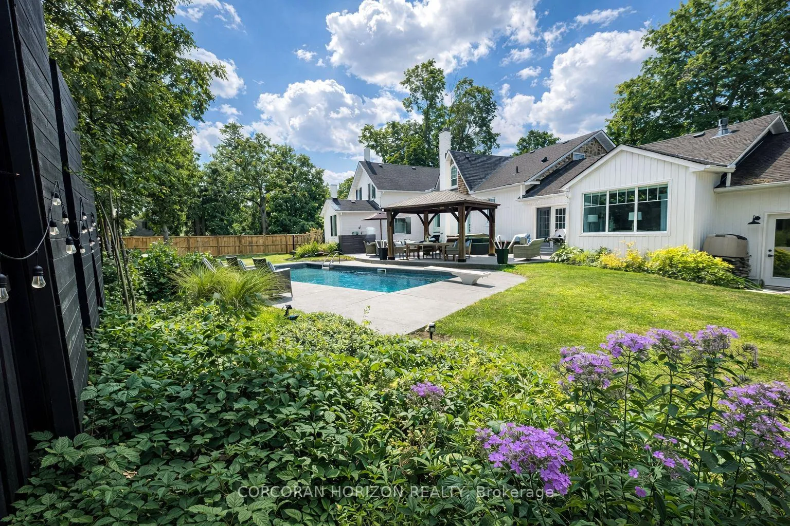 Photo 28 of 320 Whitmore Drive, Waterloo, Colonial Acres — HOMEH