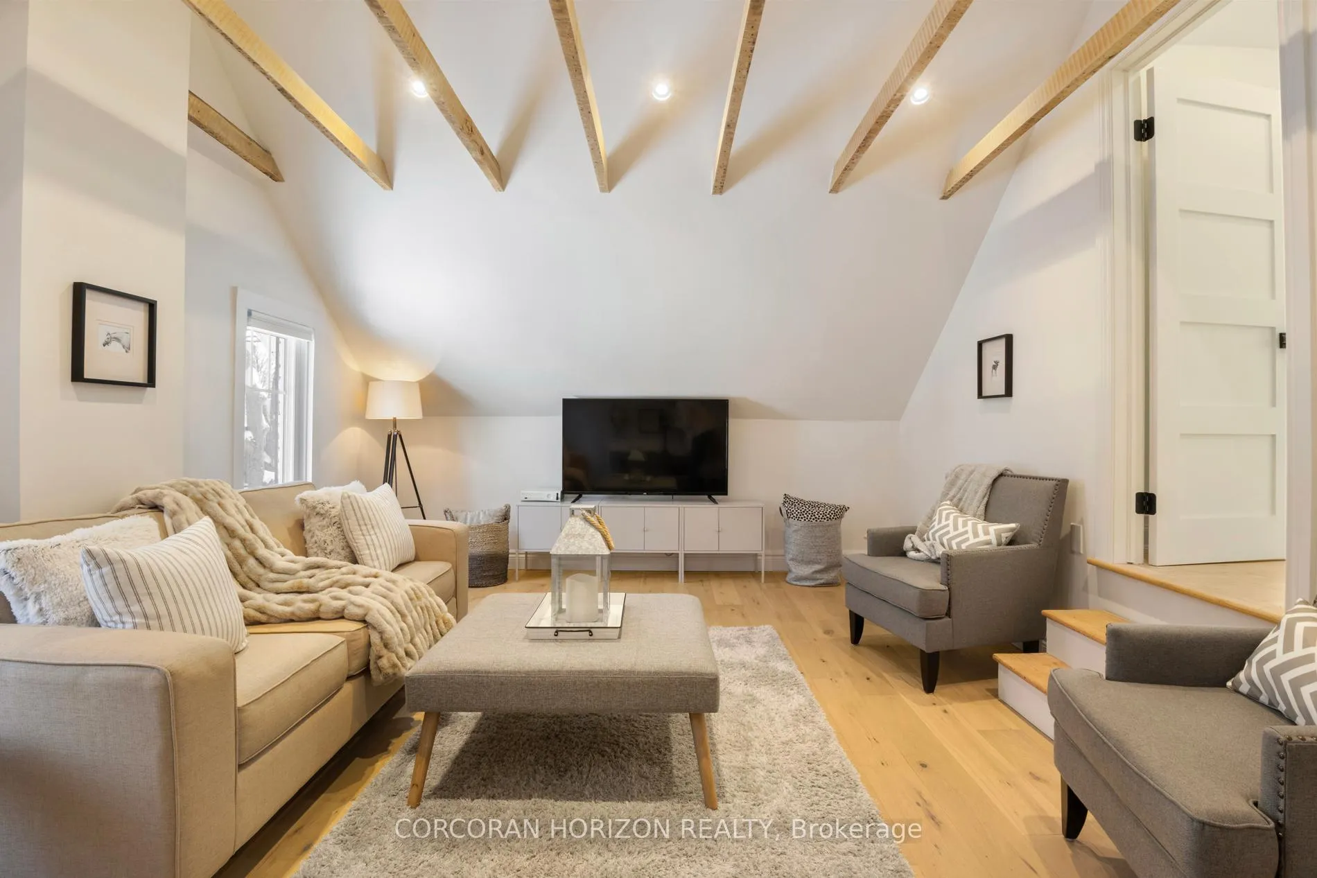 Photo 47 of 320 Whitmore Drive, Waterloo, Colonial Acres — HOMEH