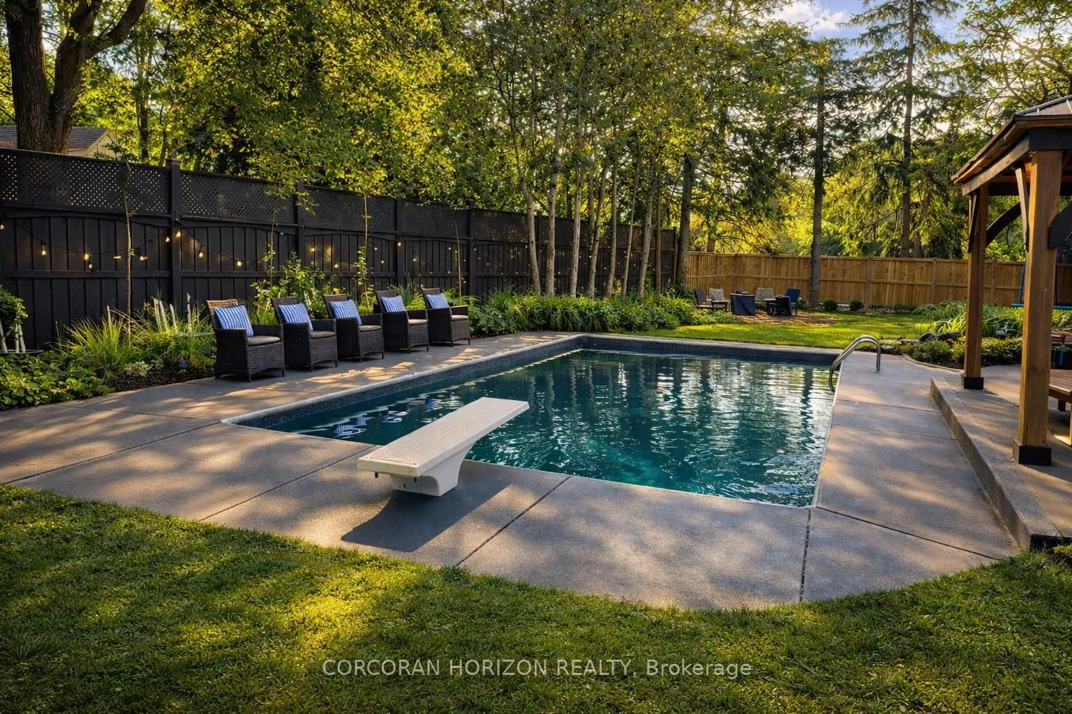 Photo 49 of 320 Whitmore Drive, Waterloo, Colonial Acres — HOMEH