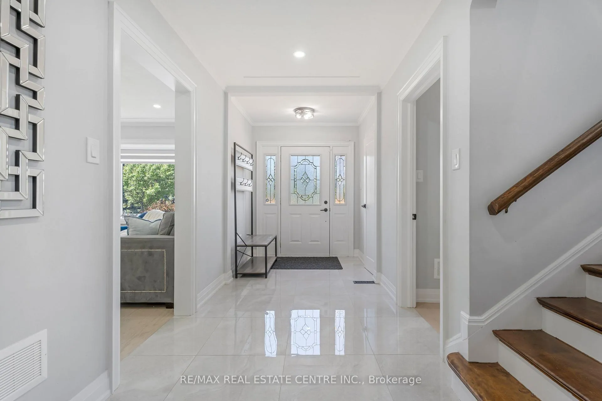 Photo 3 of 324 McNeilly Road, Hamilton, Winona — HOMEH