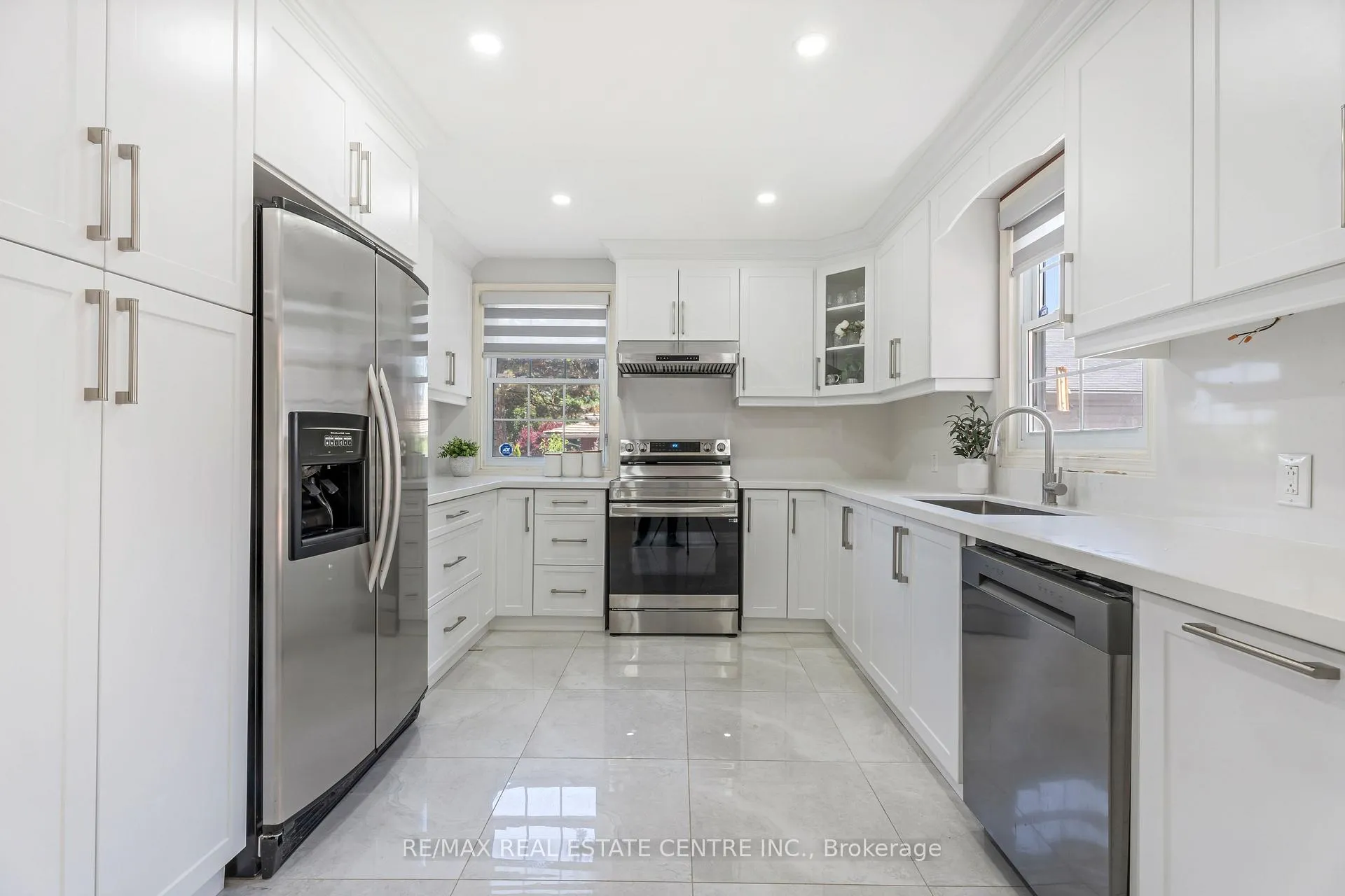 Photo 7 of 324 McNeilly Road, Hamilton, Winona — HOMEH