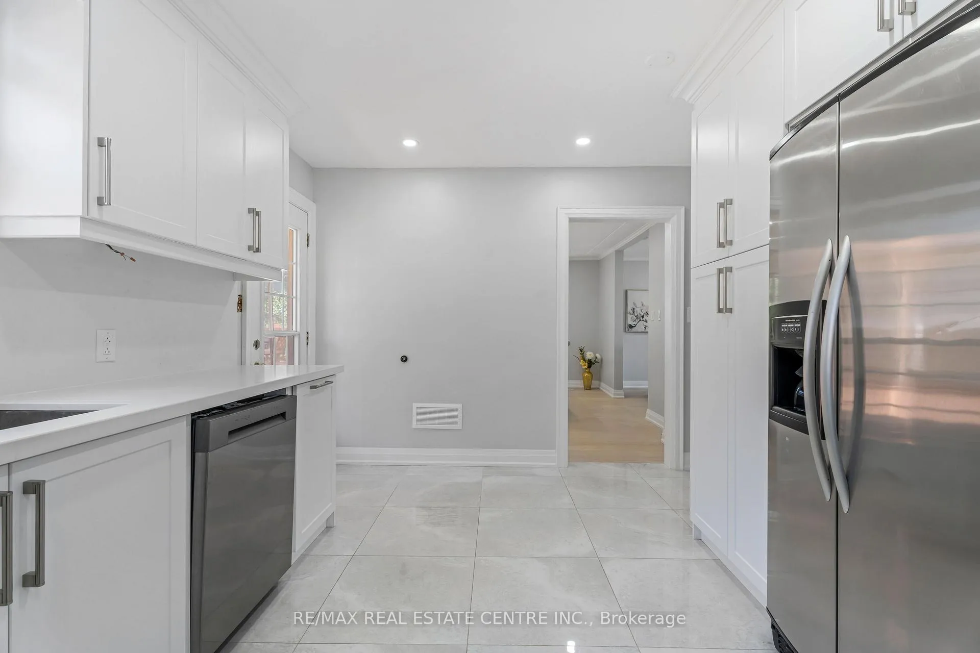 Photo 8 of 324 McNeilly Road, Hamilton, Winona — HOMEH