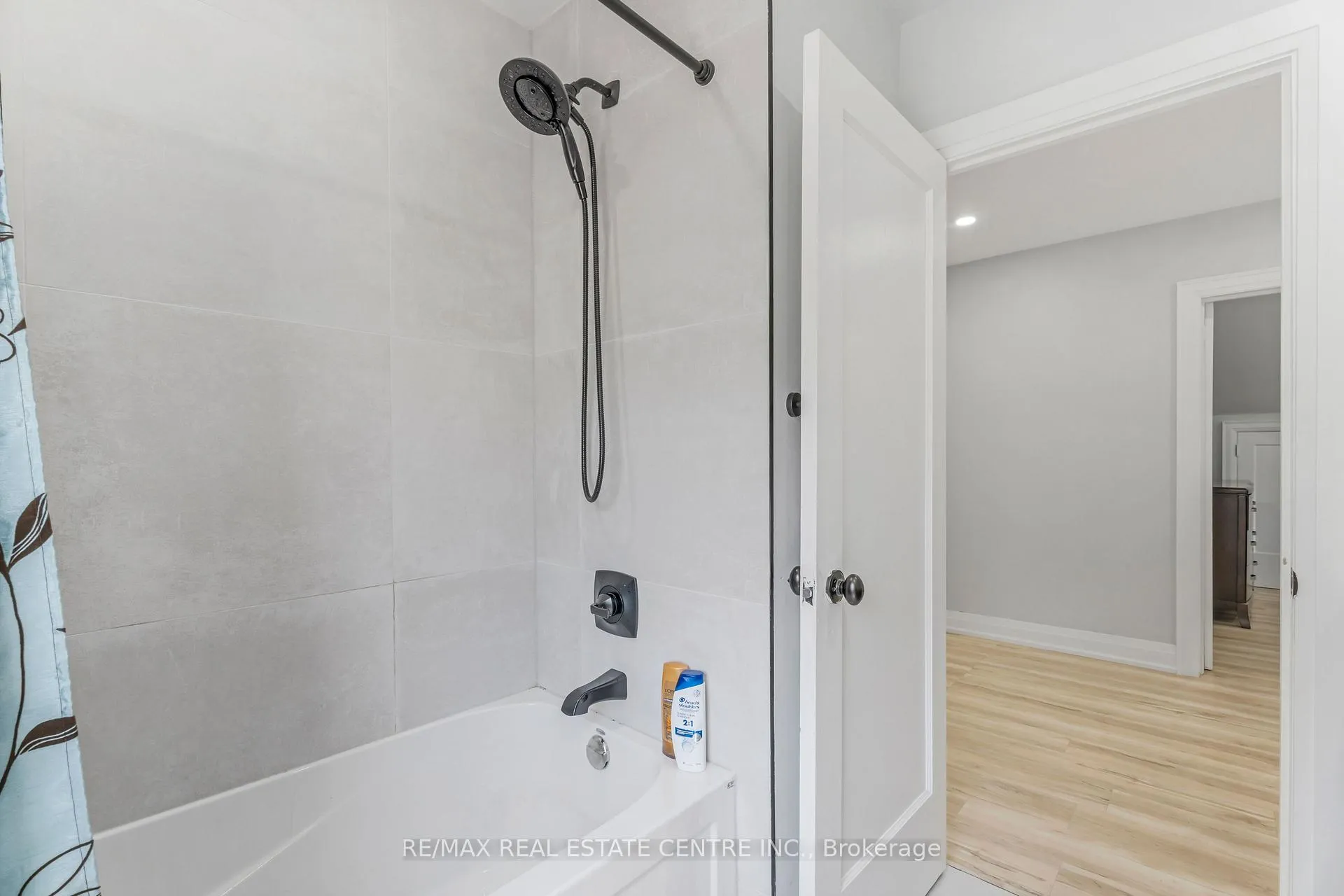 Photo 13 of 324 McNeilly Road, Hamilton, Winona — HOMEH
