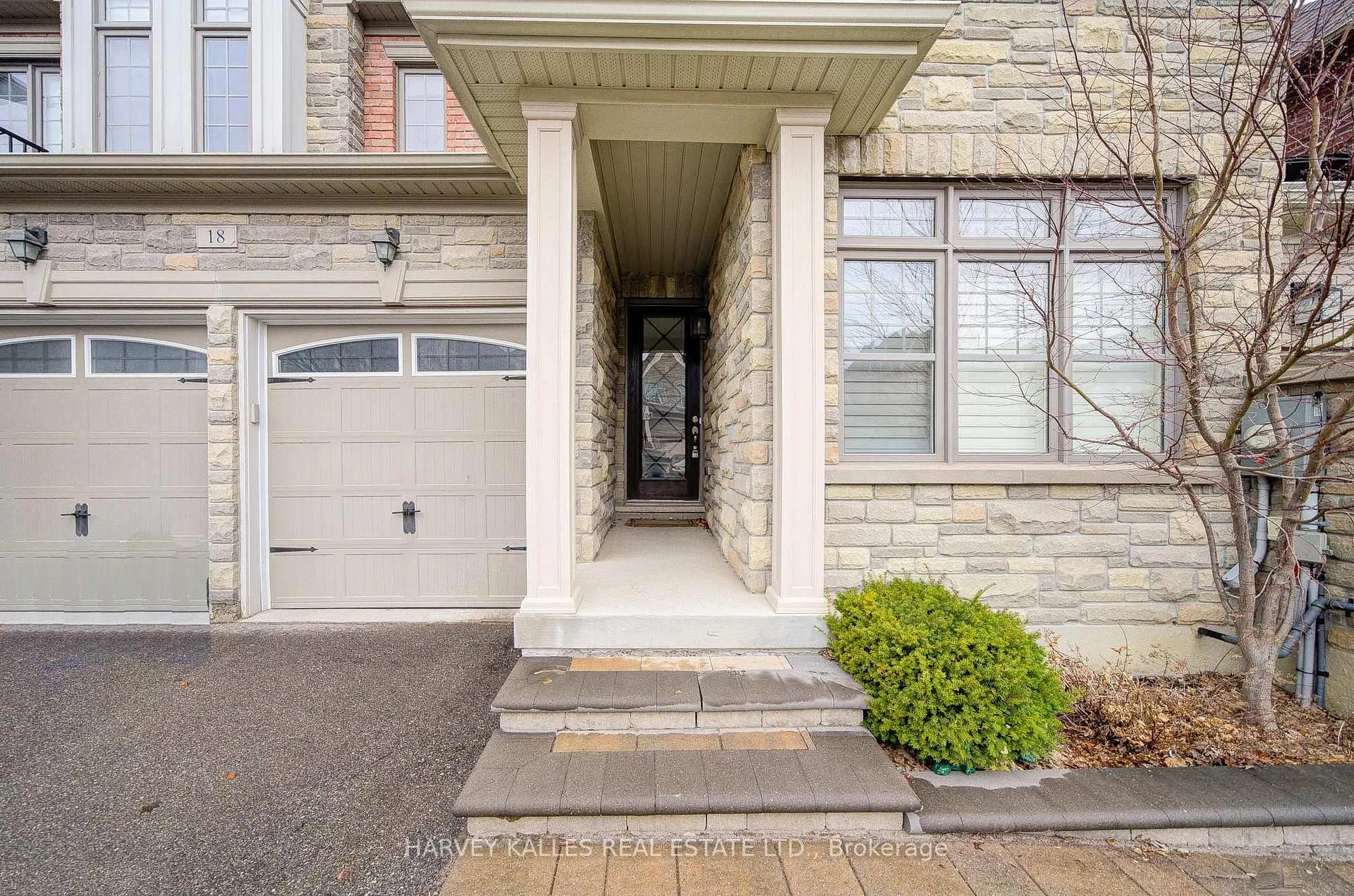 Photo 4 of 20 Claudview Street, King, King City — HOMEH