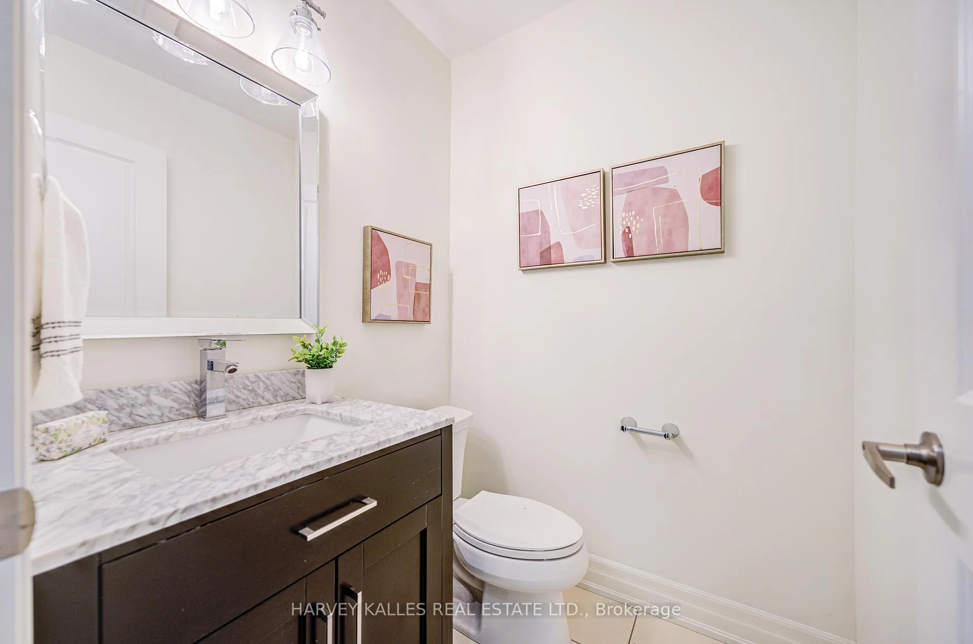 Photo 13 of 20 Claudview Street, King, King City — HOMEH