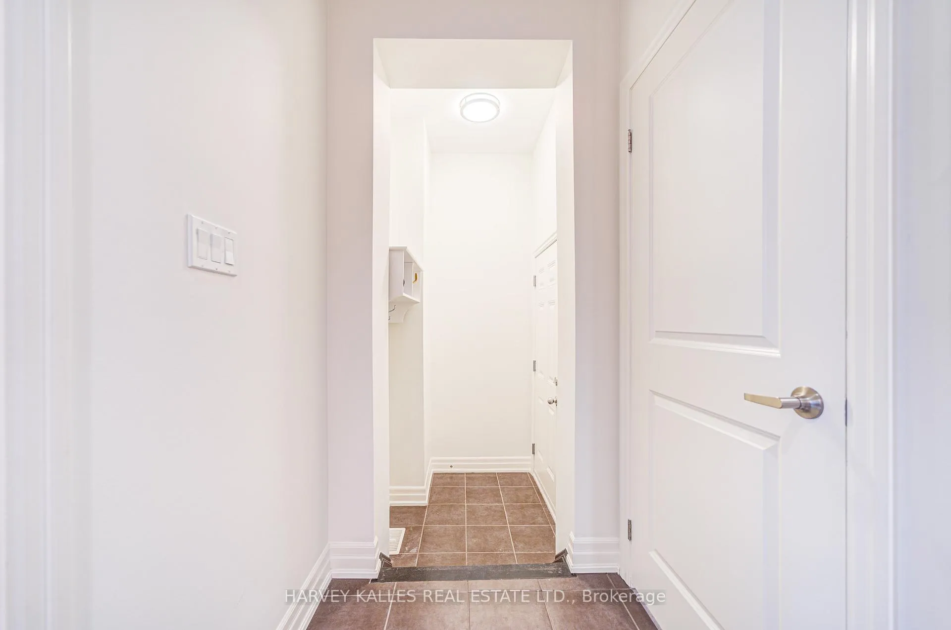 Photo 14 of 20 Claudview Street, King, King City — HOMEH