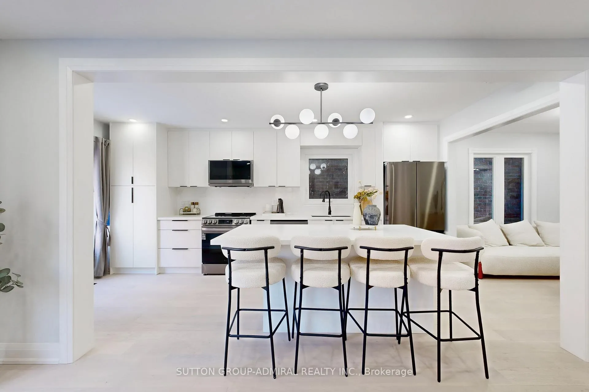Photo 1 of 31 Whitney Place, Vaughan, Lakeview Estates — HOMEH