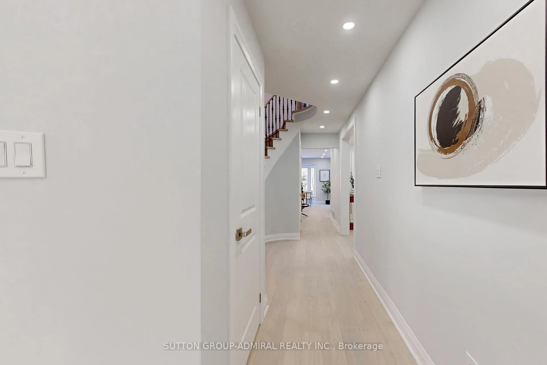 Photo 17 of 31 Whitney Place, Vaughan, Lakeview Estates — HOMEH