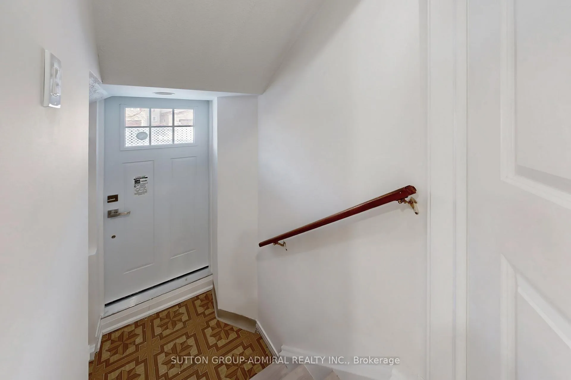 Photo 33 of 31 Whitney Place, Vaughan, Lakeview Estates — HOMEH
