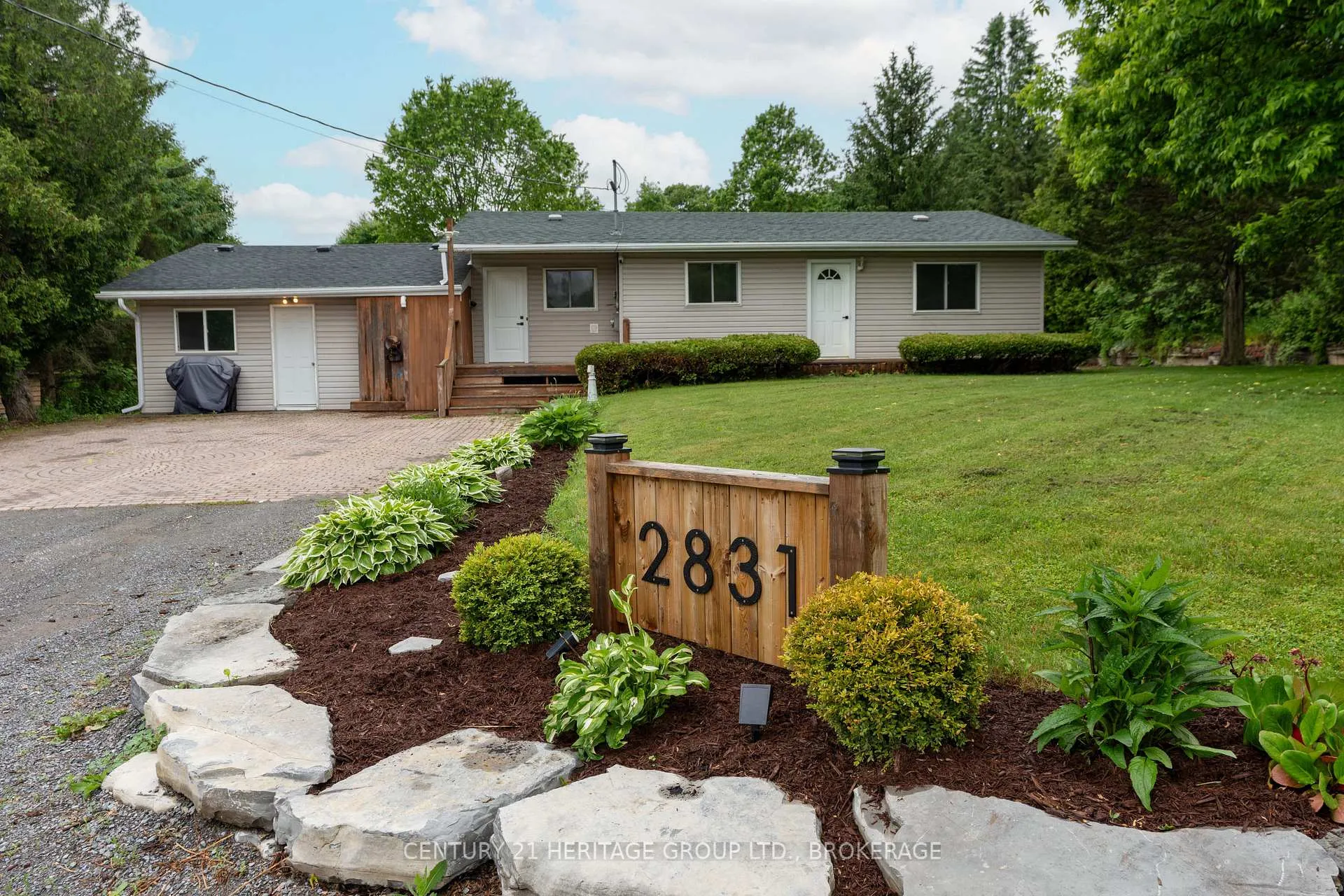 Photo 1 of 2831 Perth Road, Kingston, City North of 401 — HOMEH