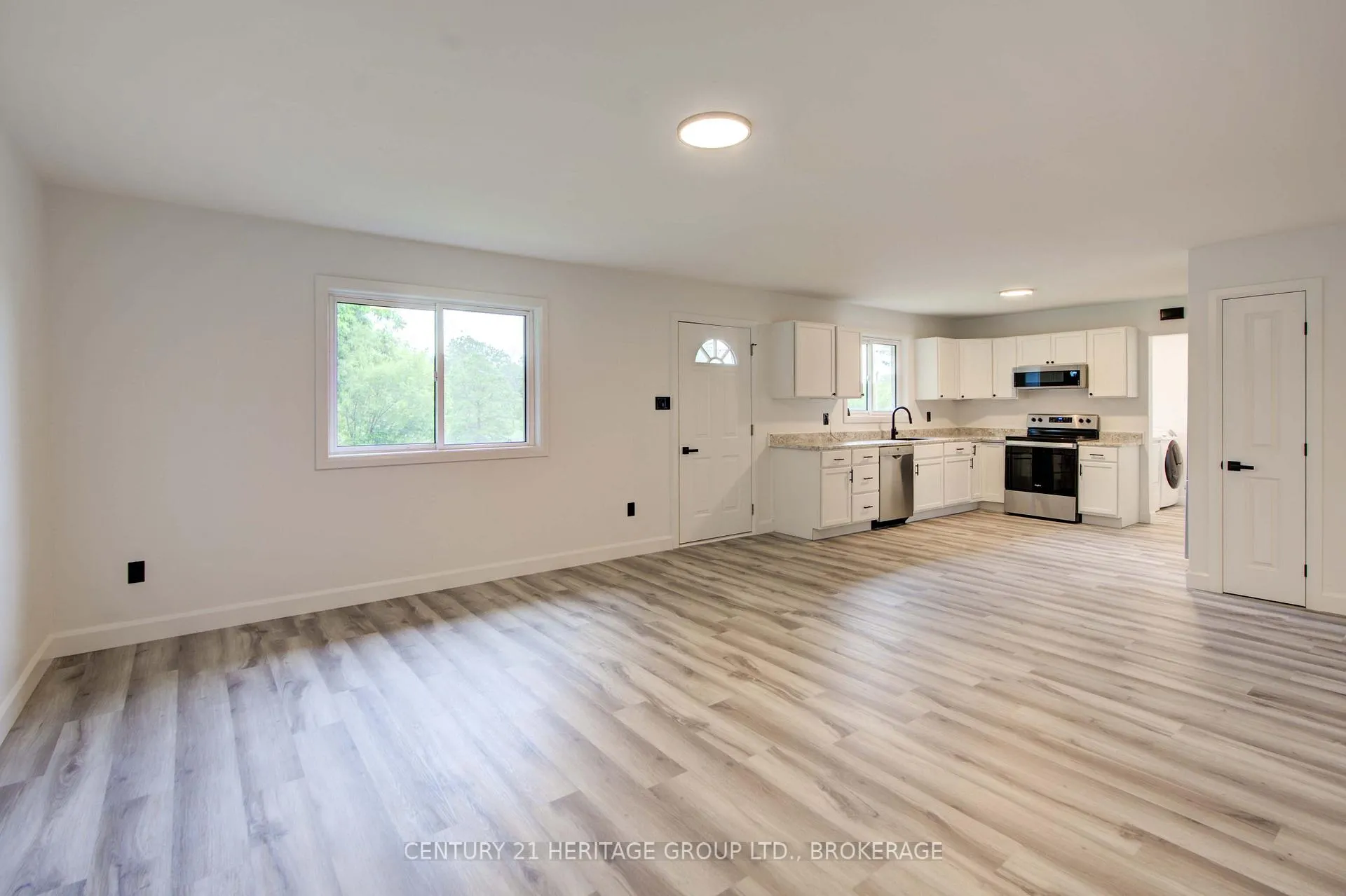 Photo 3 of 2831 Perth Road, Kingston, City North of 401 — HOMEH