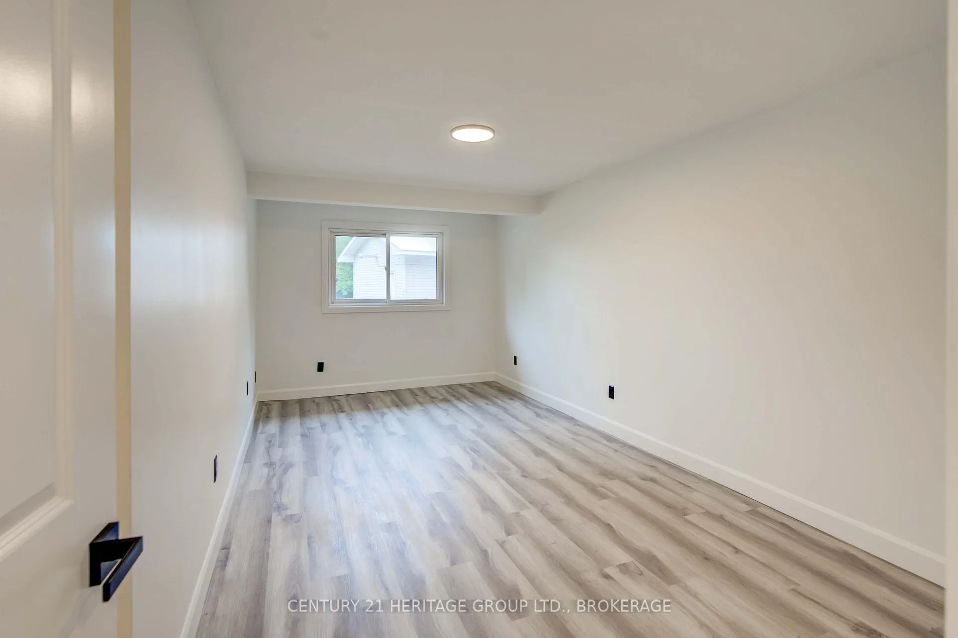Photo 6 of 2831 Perth Road, Kingston, City North of 401 — HOMEH