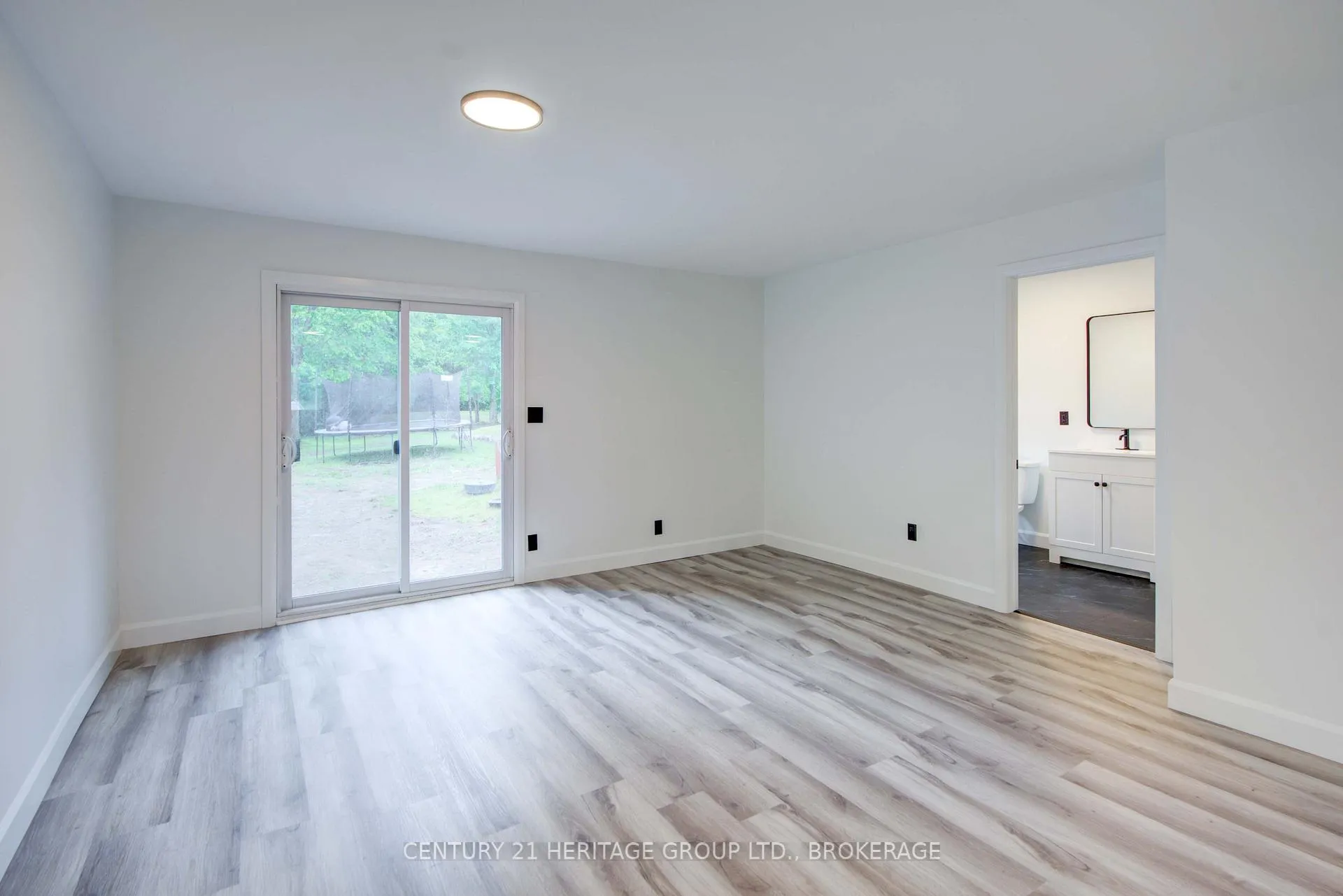 Photo 15 of 2831 Perth Road, Kingston, City North of 401 — HOMEH