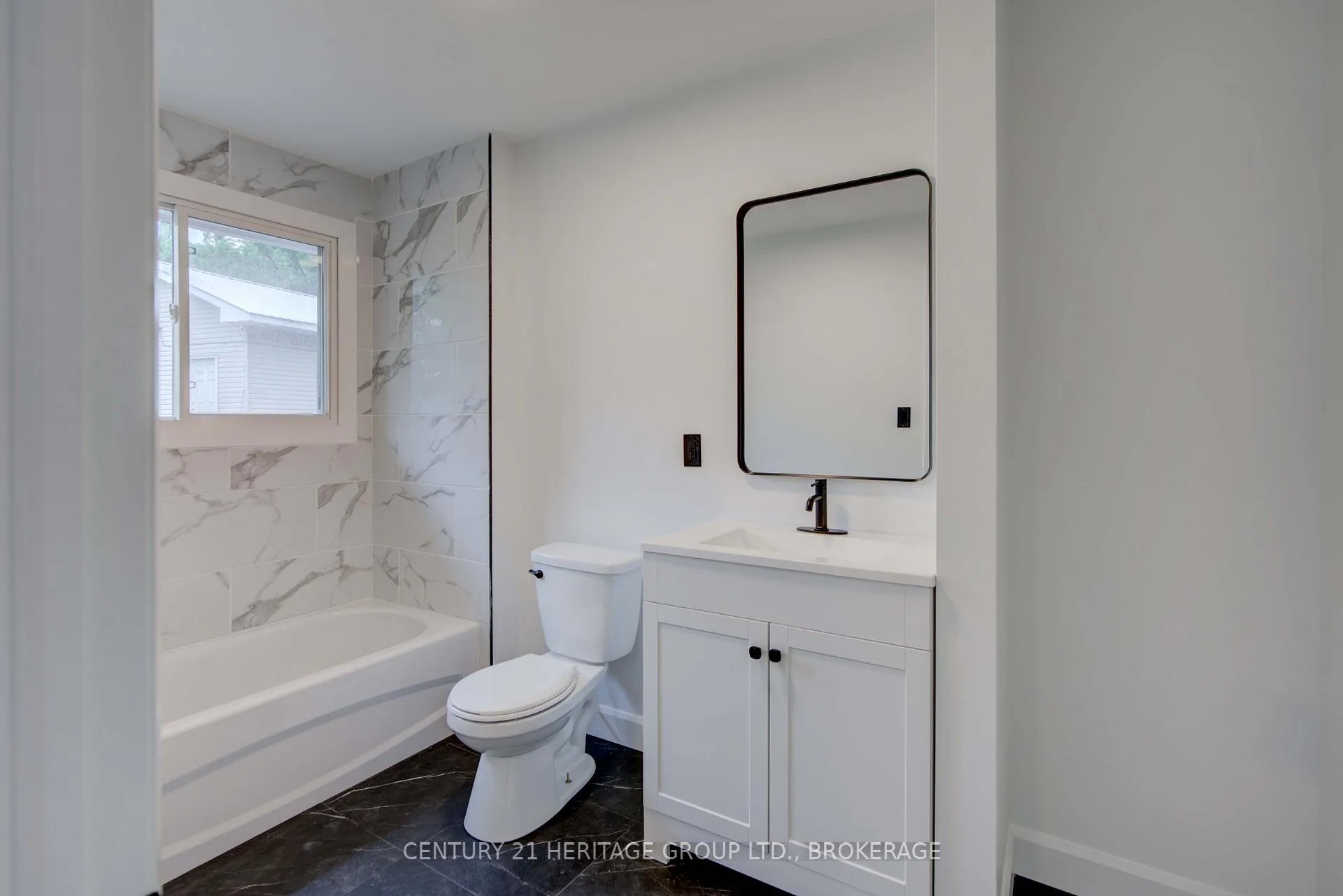 Photo 16 of 2831 Perth Road, Kingston, City North of 401 — HOMEH